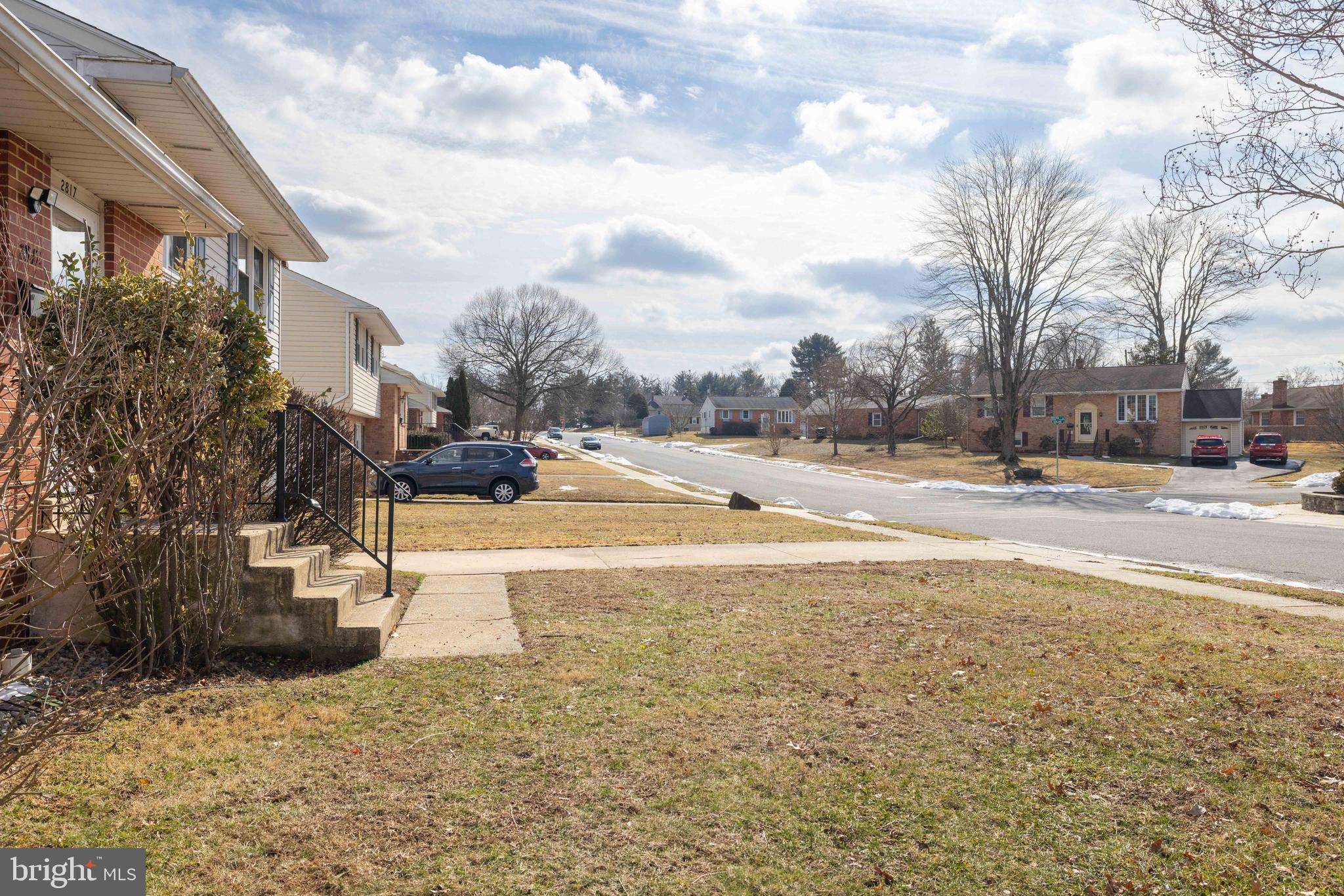 2817 E OAKLAND DRIVE