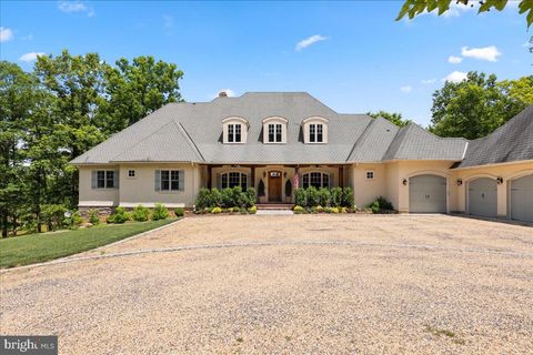 Homes For Sale - 6483 Cheshire Lane<br/> Fauquier County, MARSHALL, VA 20115