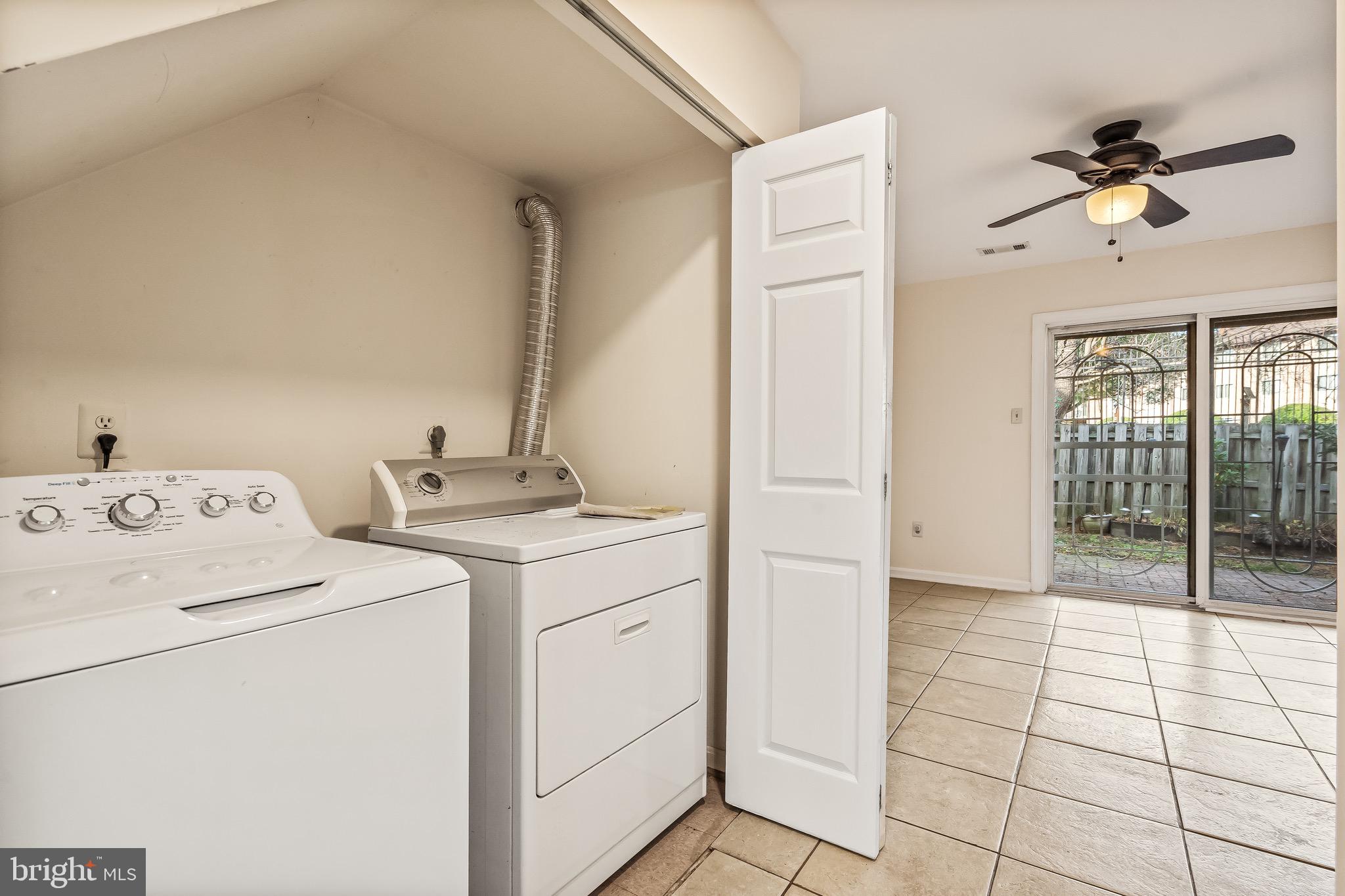 NEWPORT TOWNE PLAT EIGHT - Residential Lease