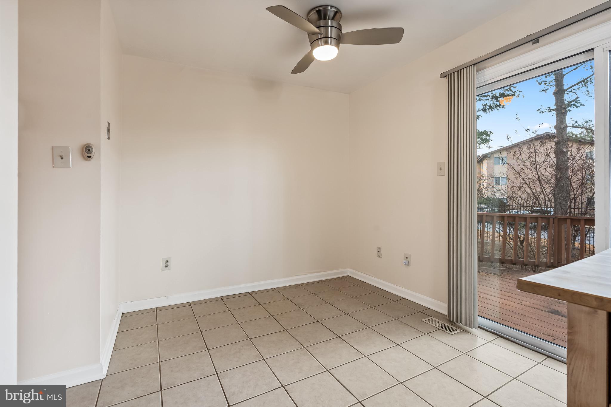 NEWPORT TOWNE PLAT EIGHT - Residential Lease