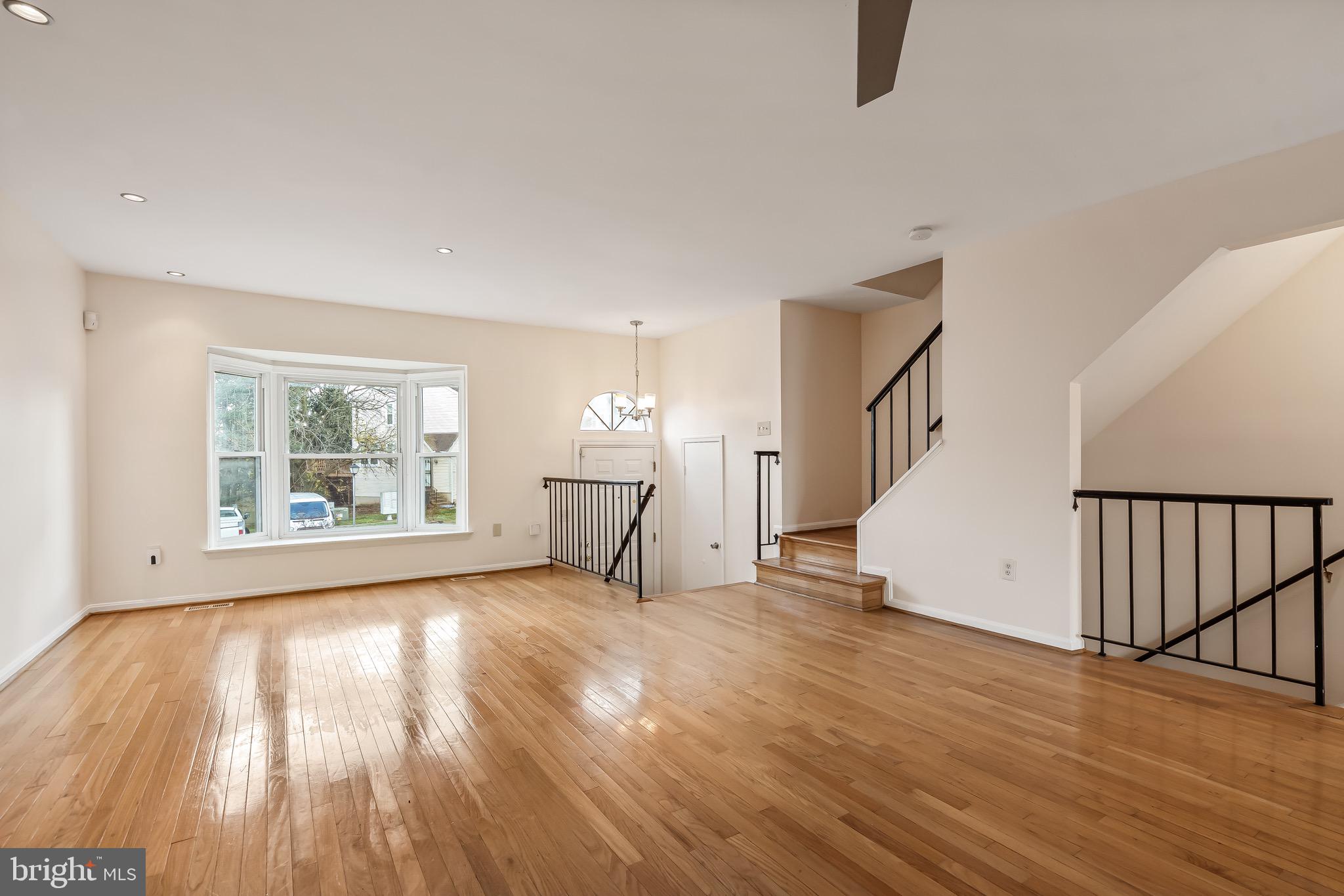 NEWPORT TOWNE PLAT EIGHT - Residential Lease