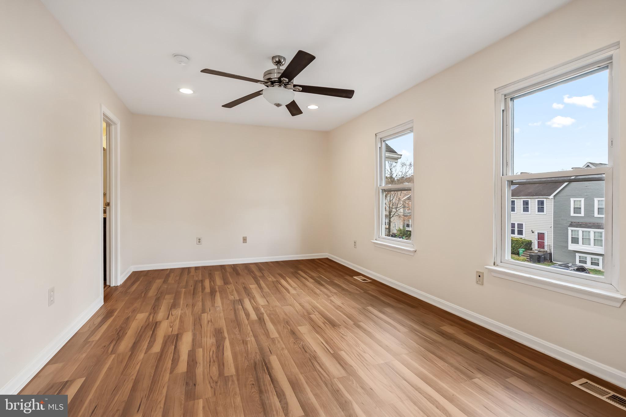 NEWPORT TOWNE PLAT EIGHT - Residential Lease