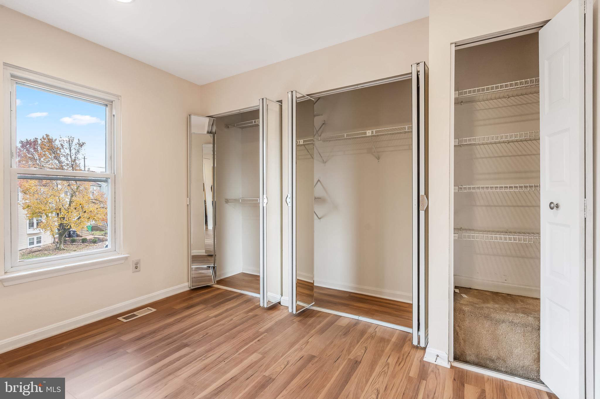 NEWPORT TOWNE PLAT EIGHT - Residential Lease