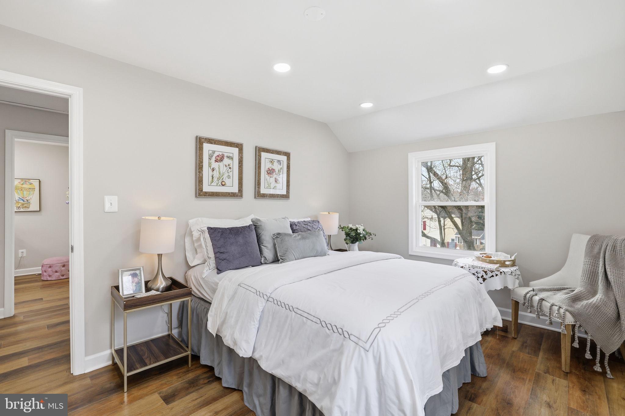 LANDOVER - Residential