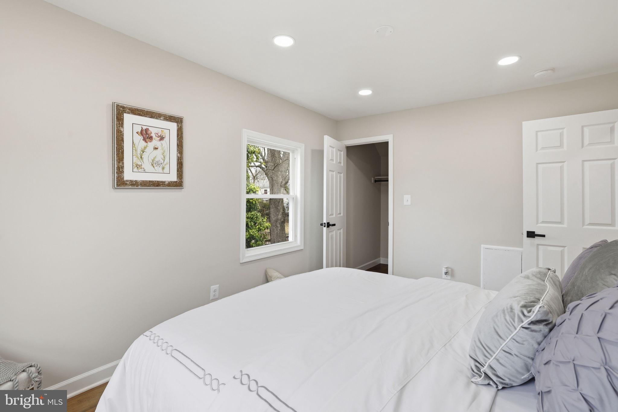 LANDOVER - Residential