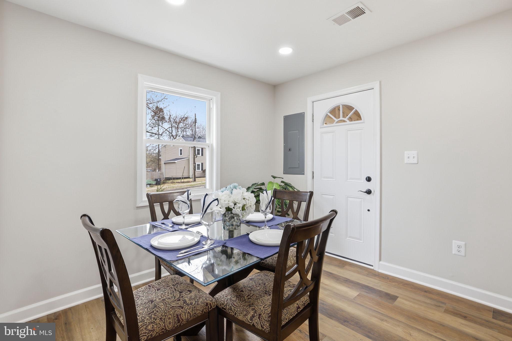 LANDOVER - Residential