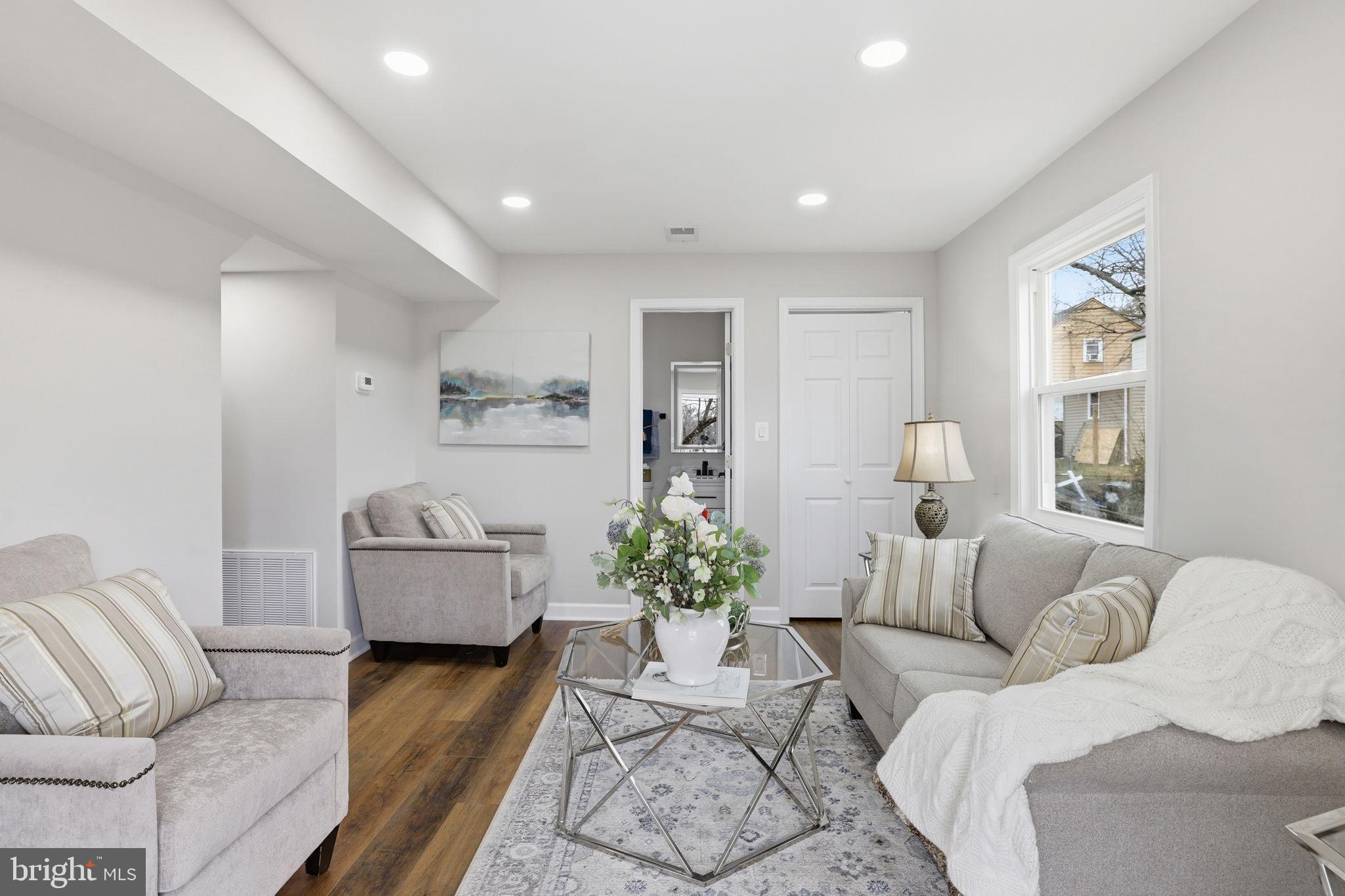 LANDOVER - Residential