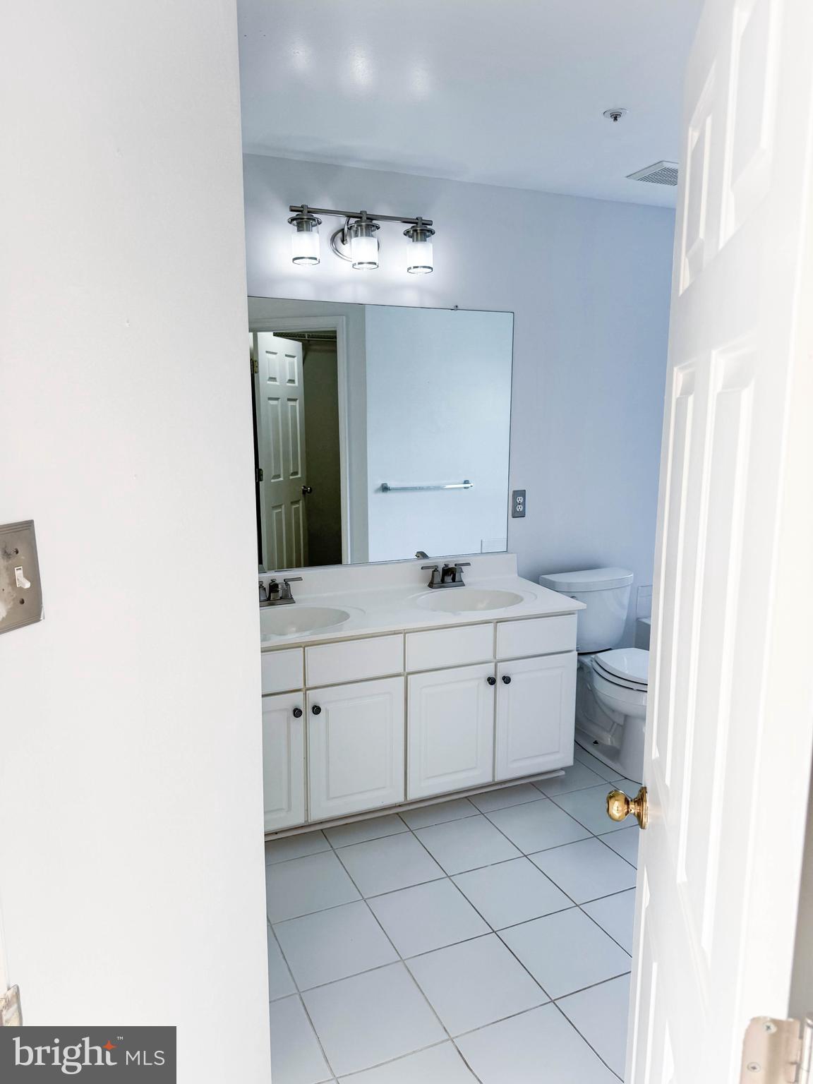 KINGSBROOK - Residential Lease