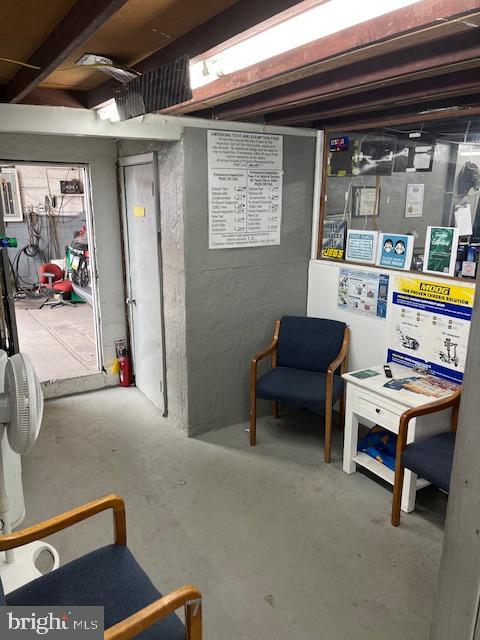 HUNTING PARK - Commercial Sale