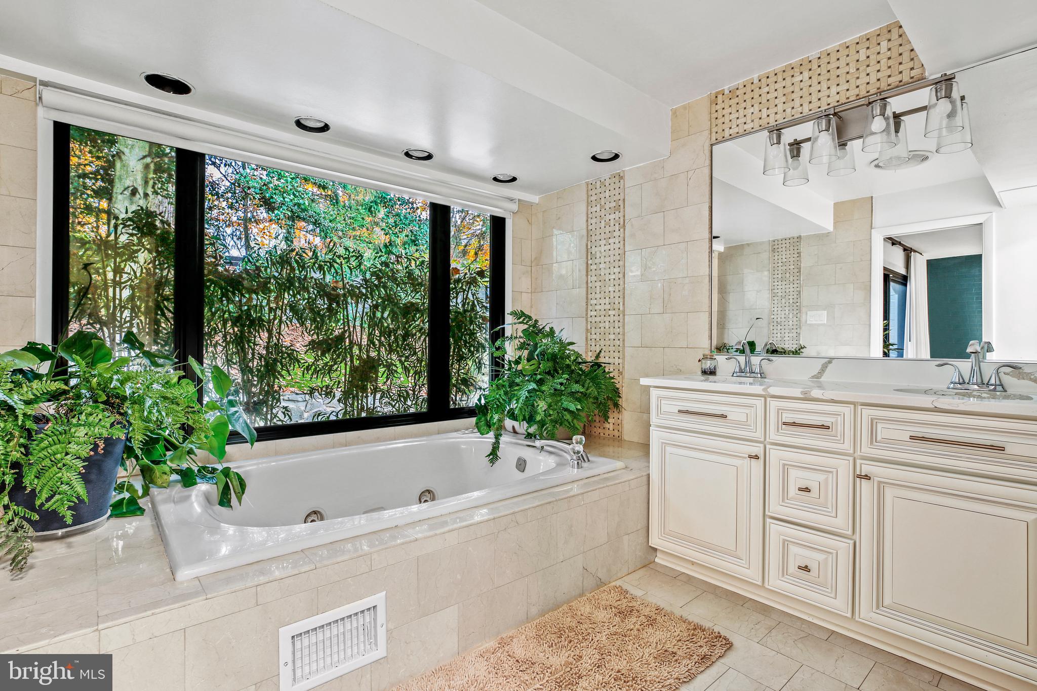 BRADLEY HILLS - Residential