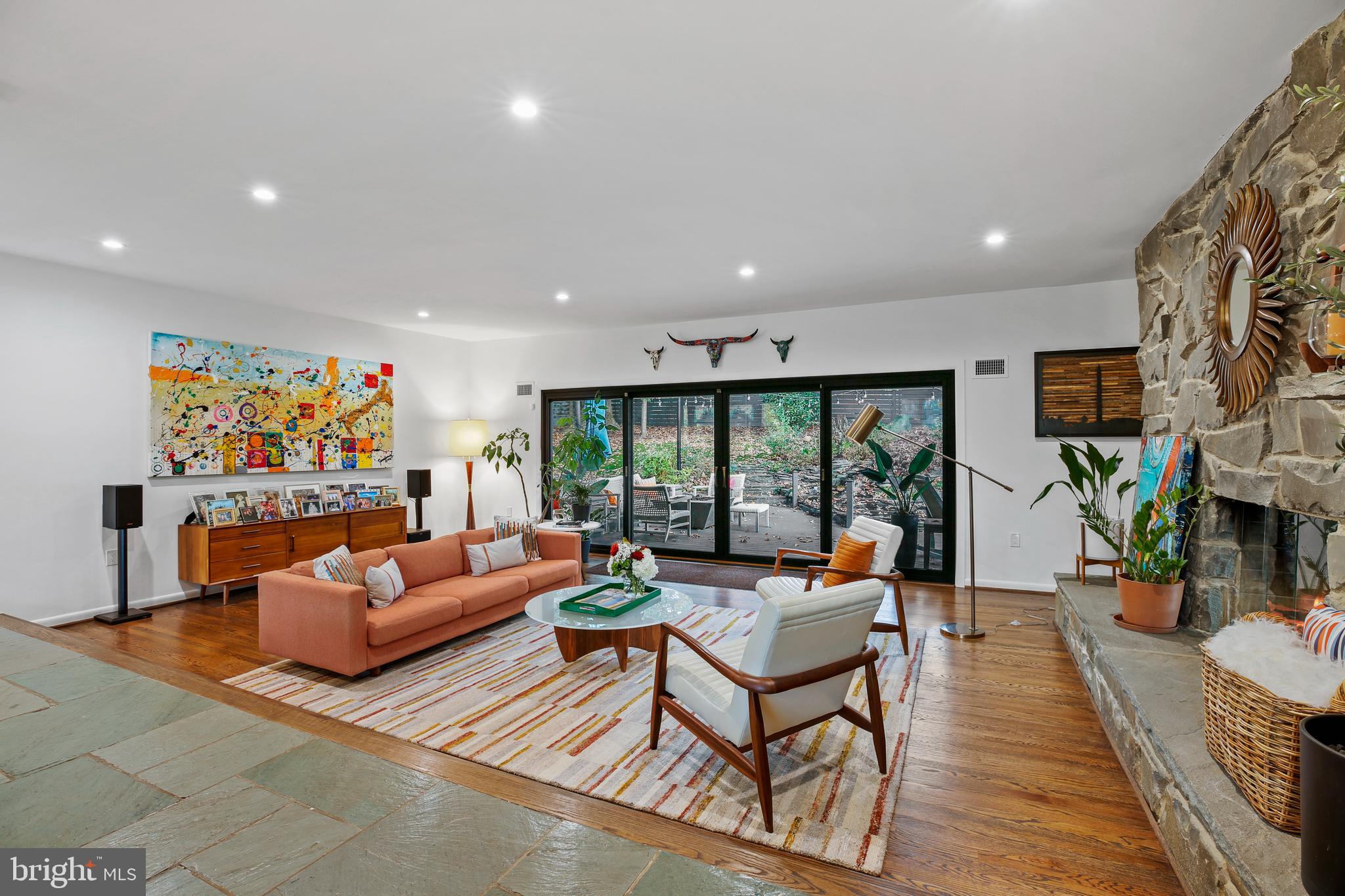 BRADLEY HILLS - Residential