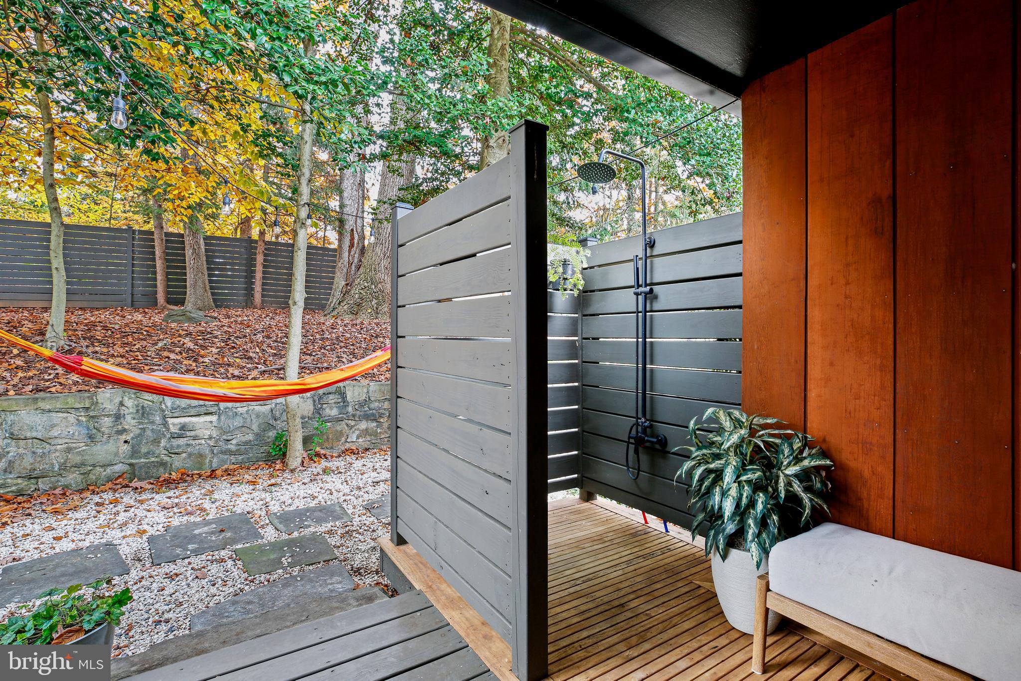 BRADLEY HILLS - Residential