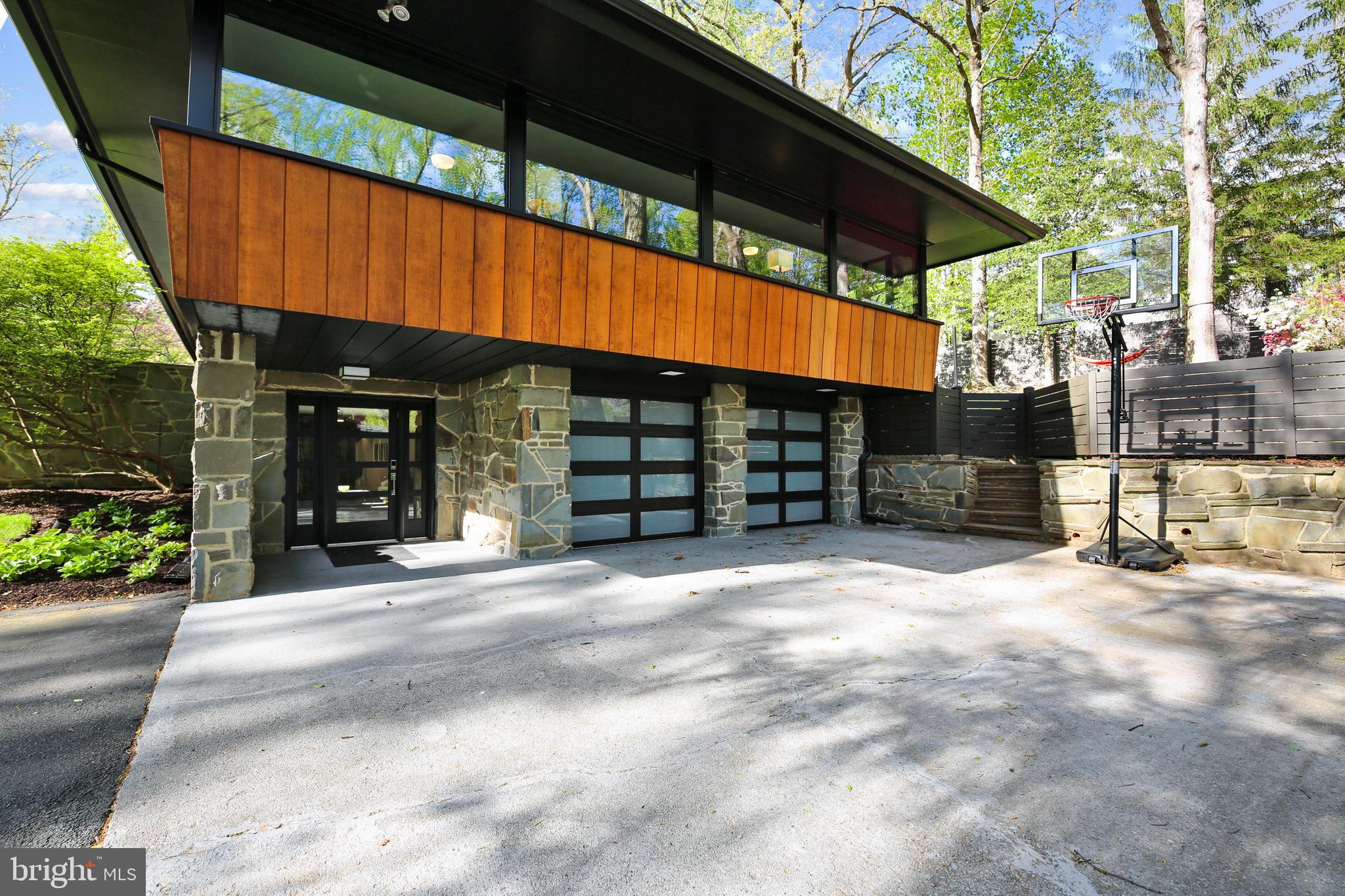 BRADLEY HILLS - Residential