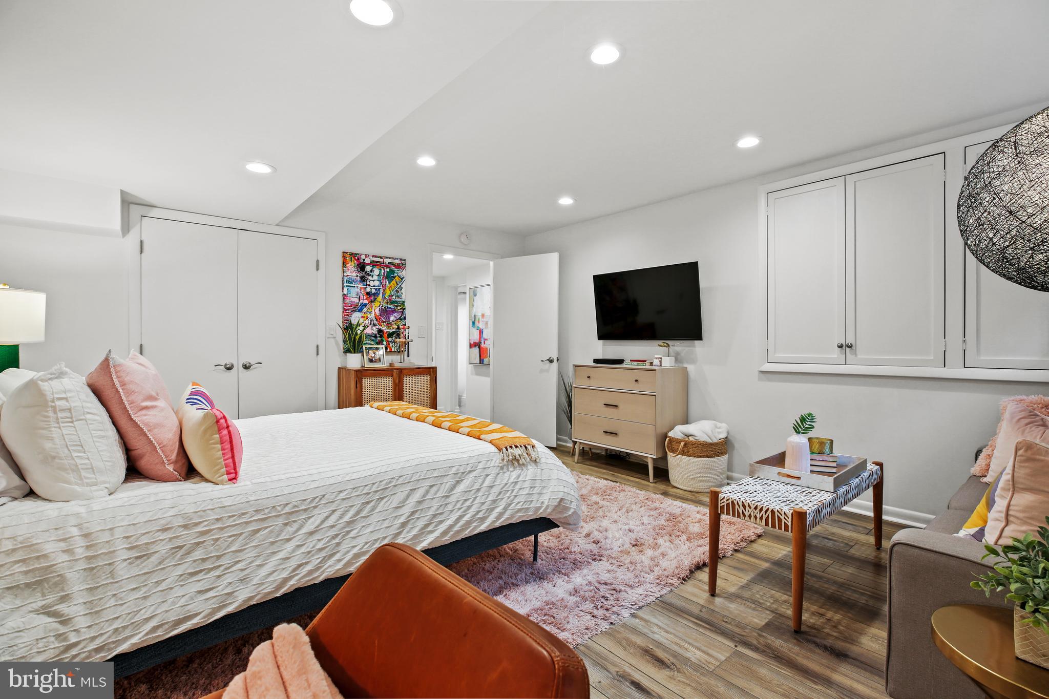 BRADLEY HILLS - Residential