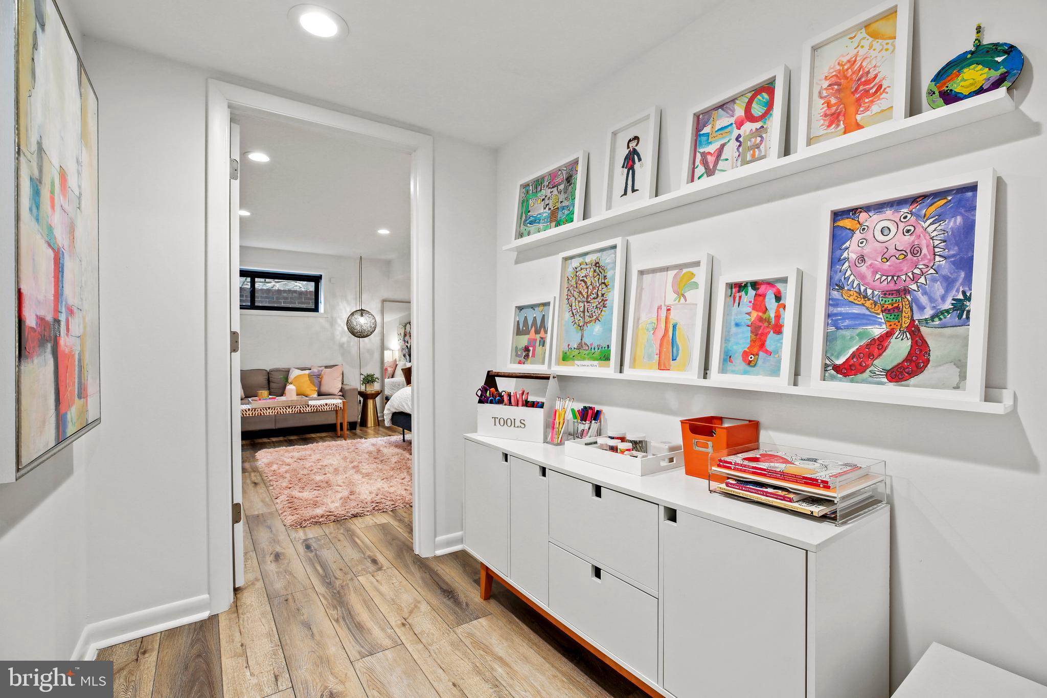 BRADLEY HILLS - Residential