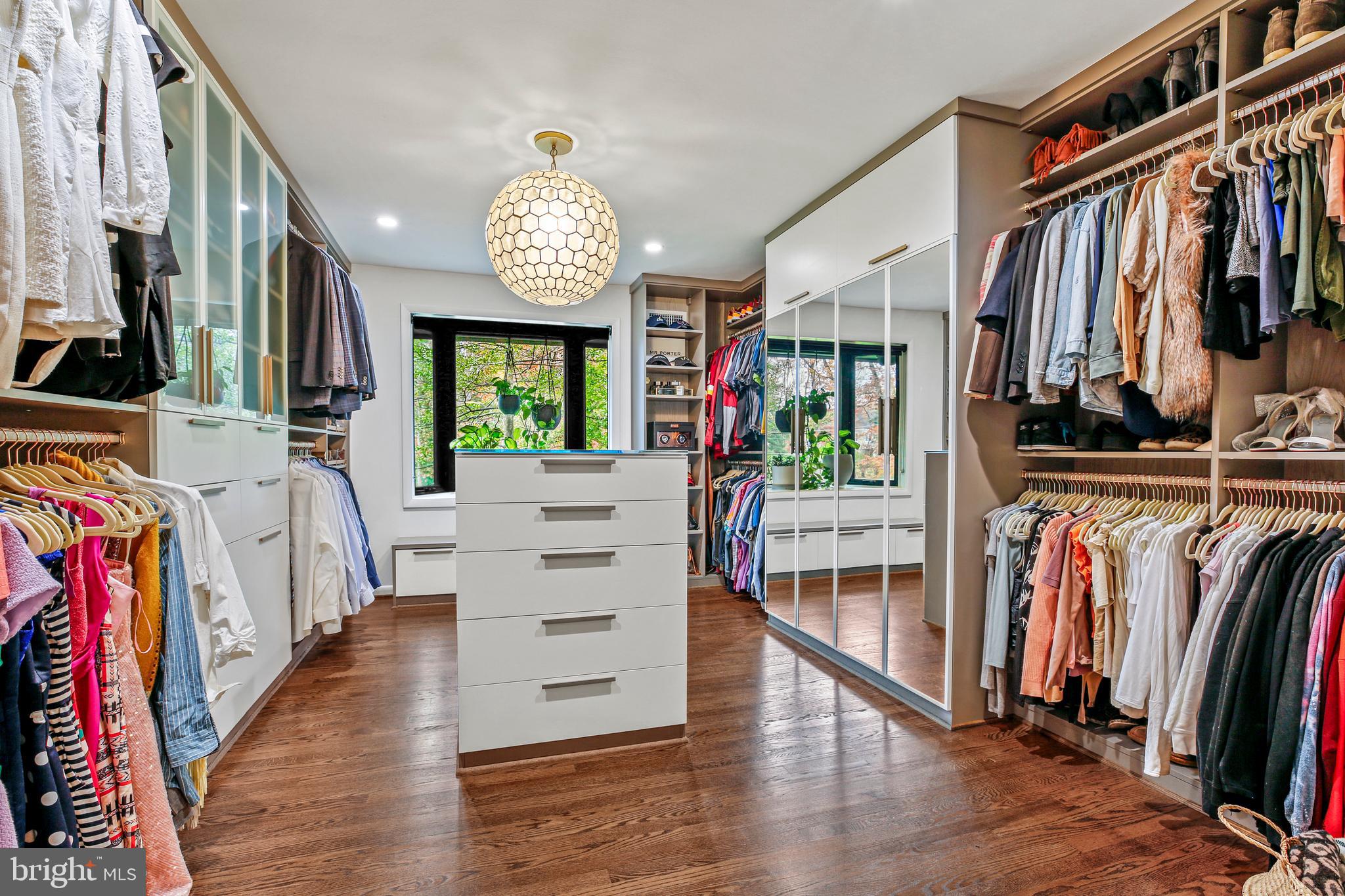 BRADLEY HILLS - Residential