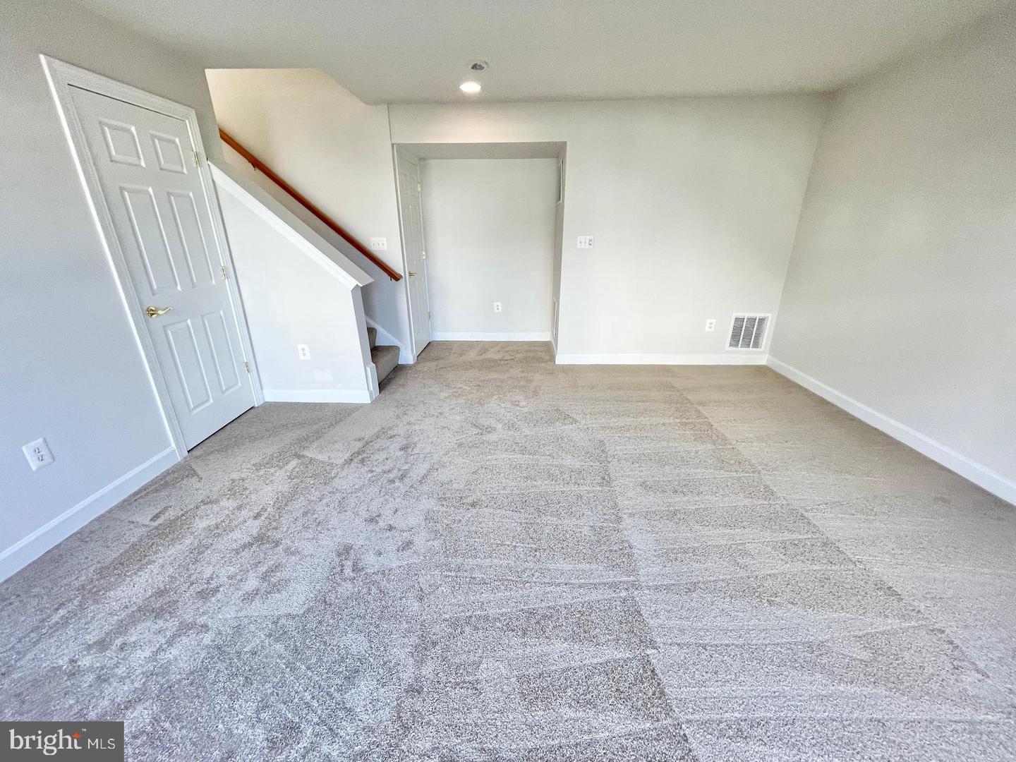 BLOOMS MILL - Residential Lease