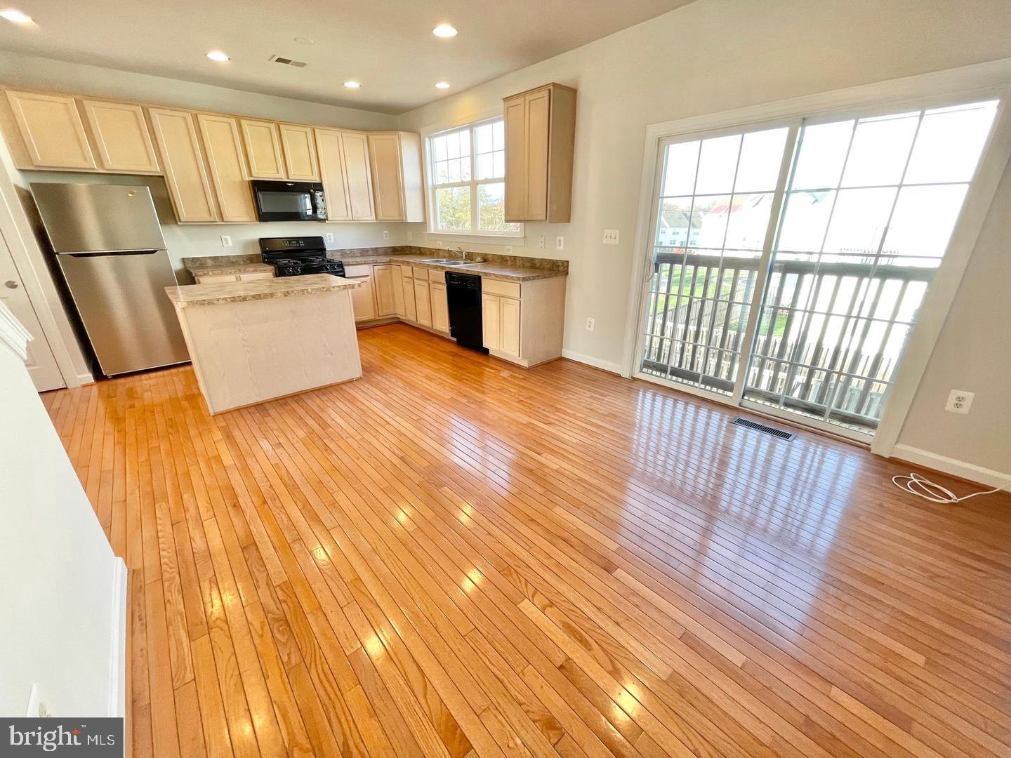 BLOOMS MILL - Residential Lease