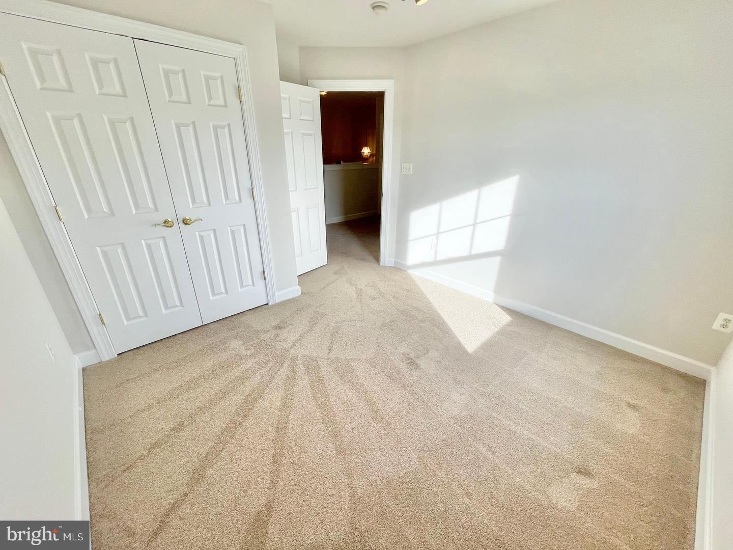 BLOOMS MILL - Residential Lease