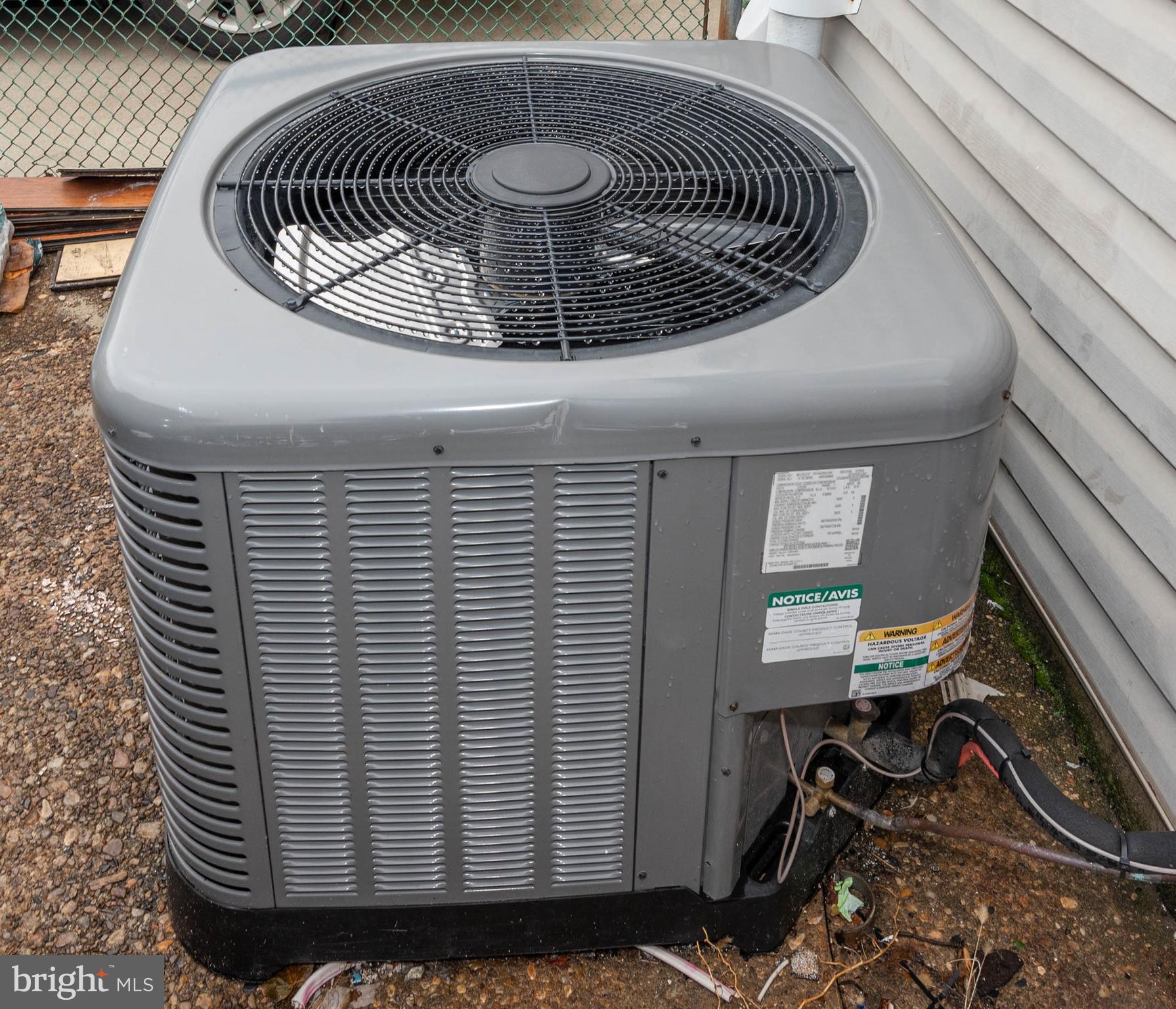 HIGHLANDTOWN - Residential