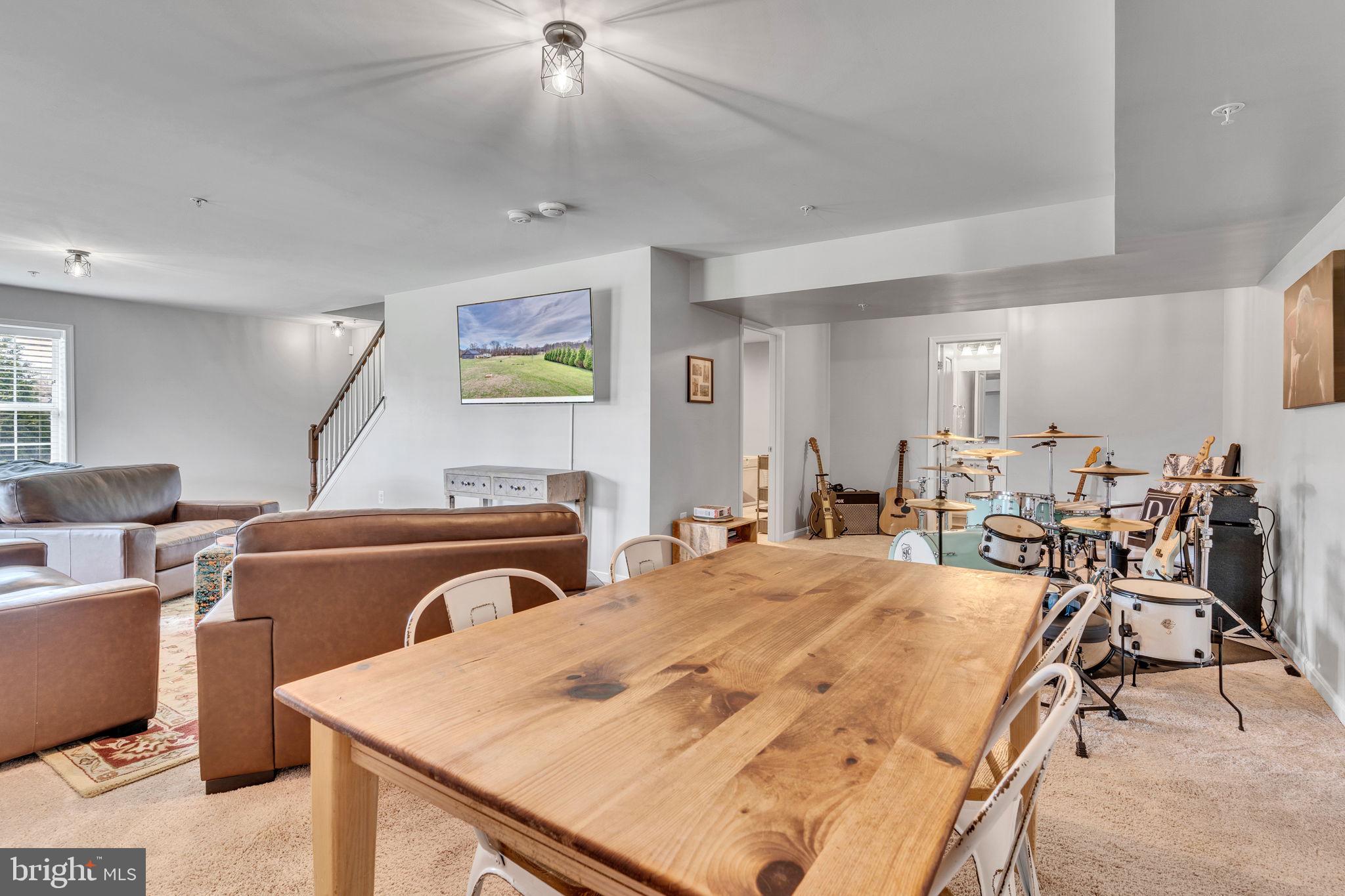 HUNTING CREEK ESTATES - Residential