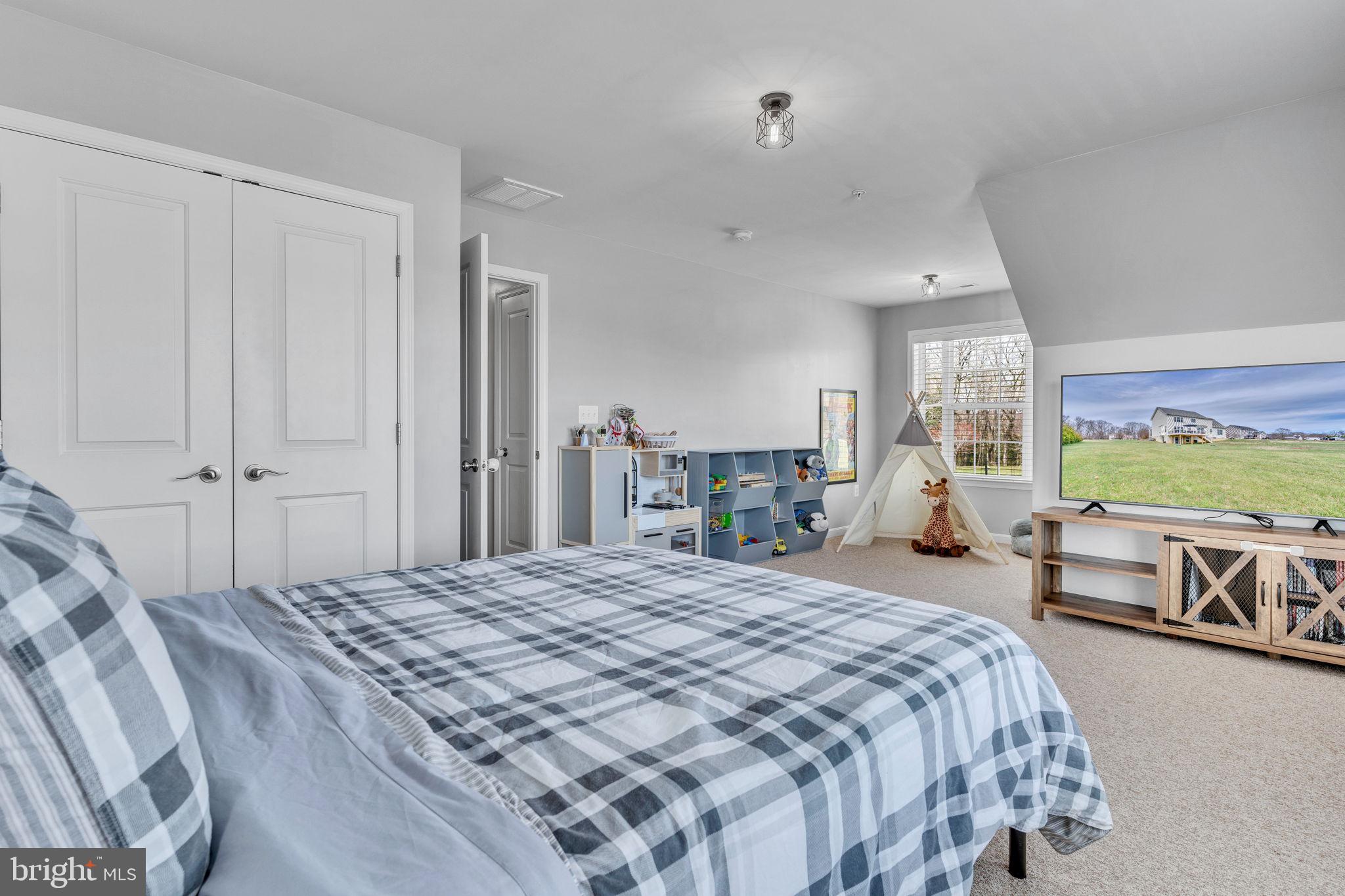 HUNTING CREEK ESTATES - Residential