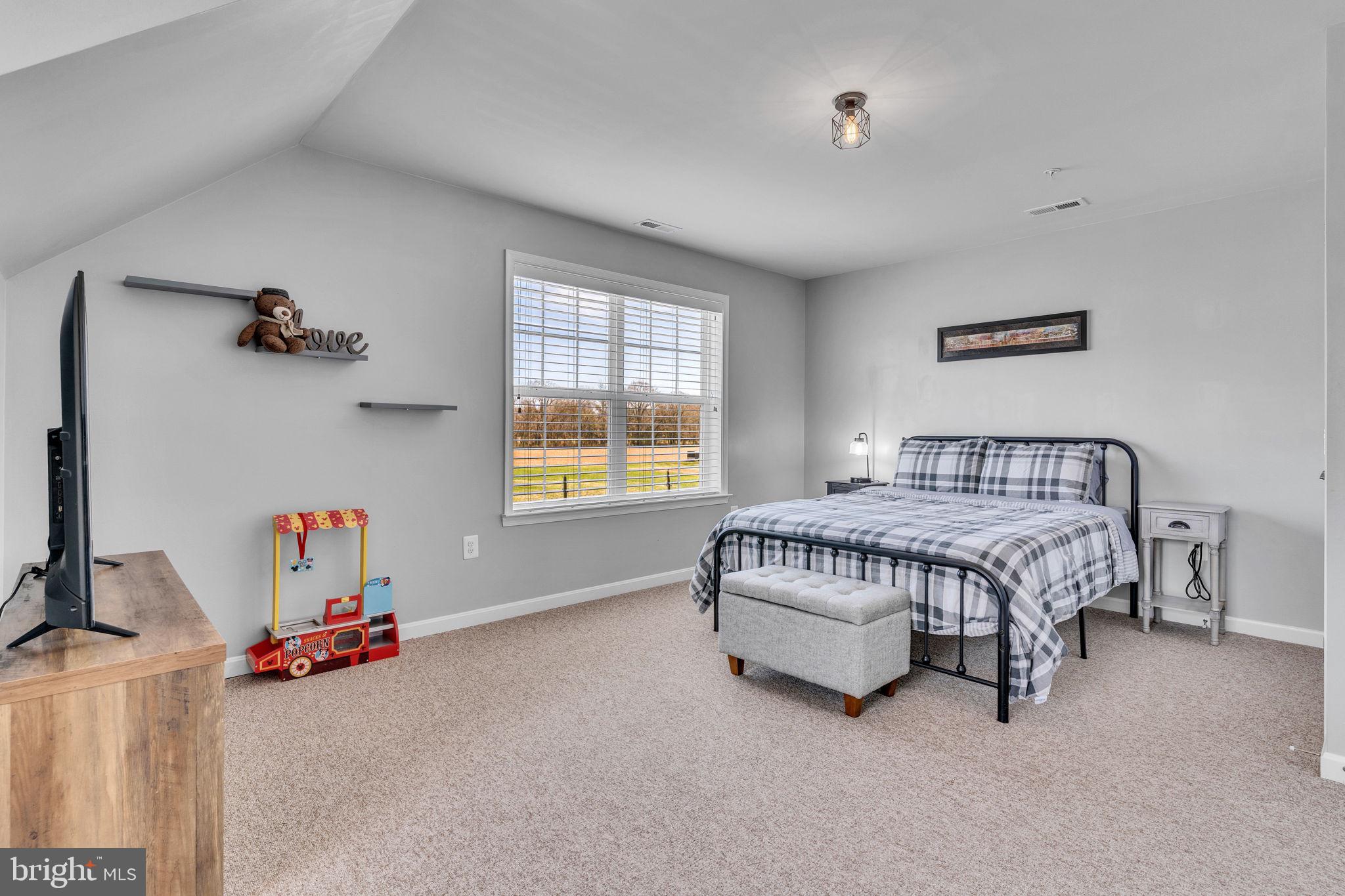 HUNTING CREEK ESTATES - Residential