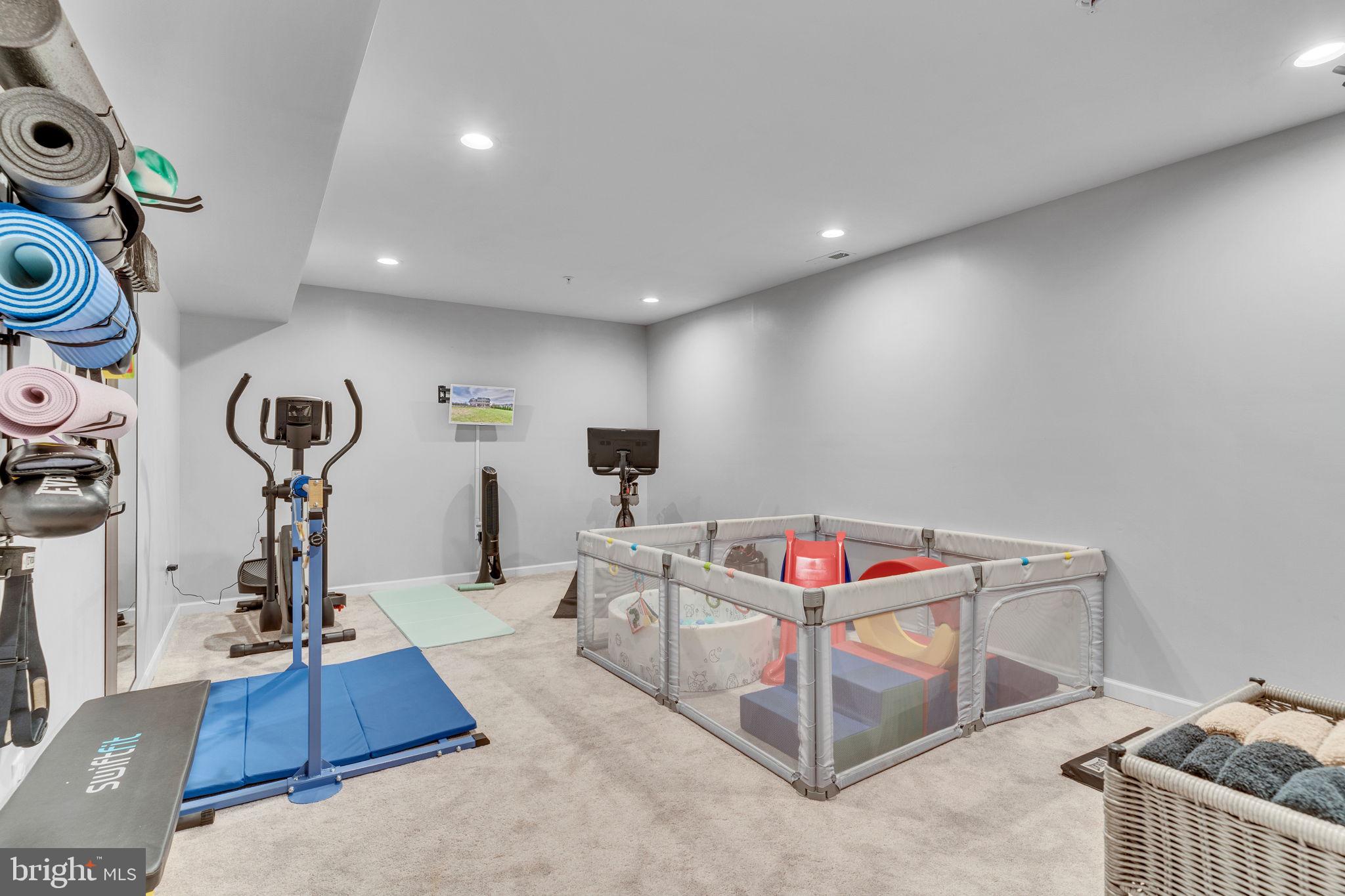 HUNTING CREEK ESTATES - Residential