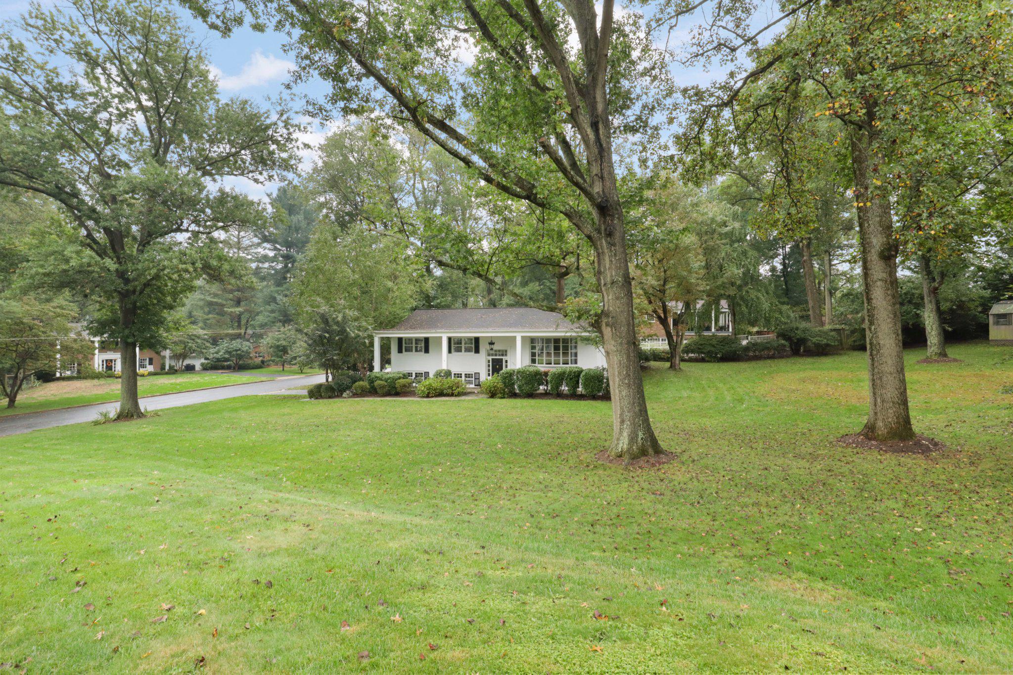 1521 FOREST VILLA LANE