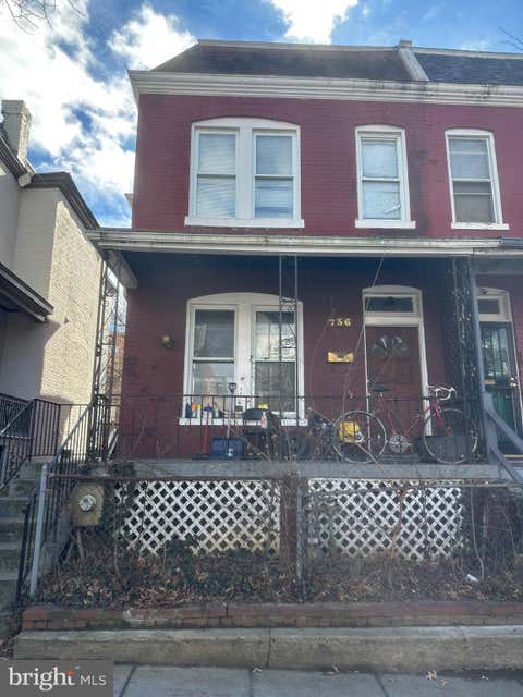 Townhouse For Sale - 736 Harvard Street<br/> WASHINGTON, DC 20001