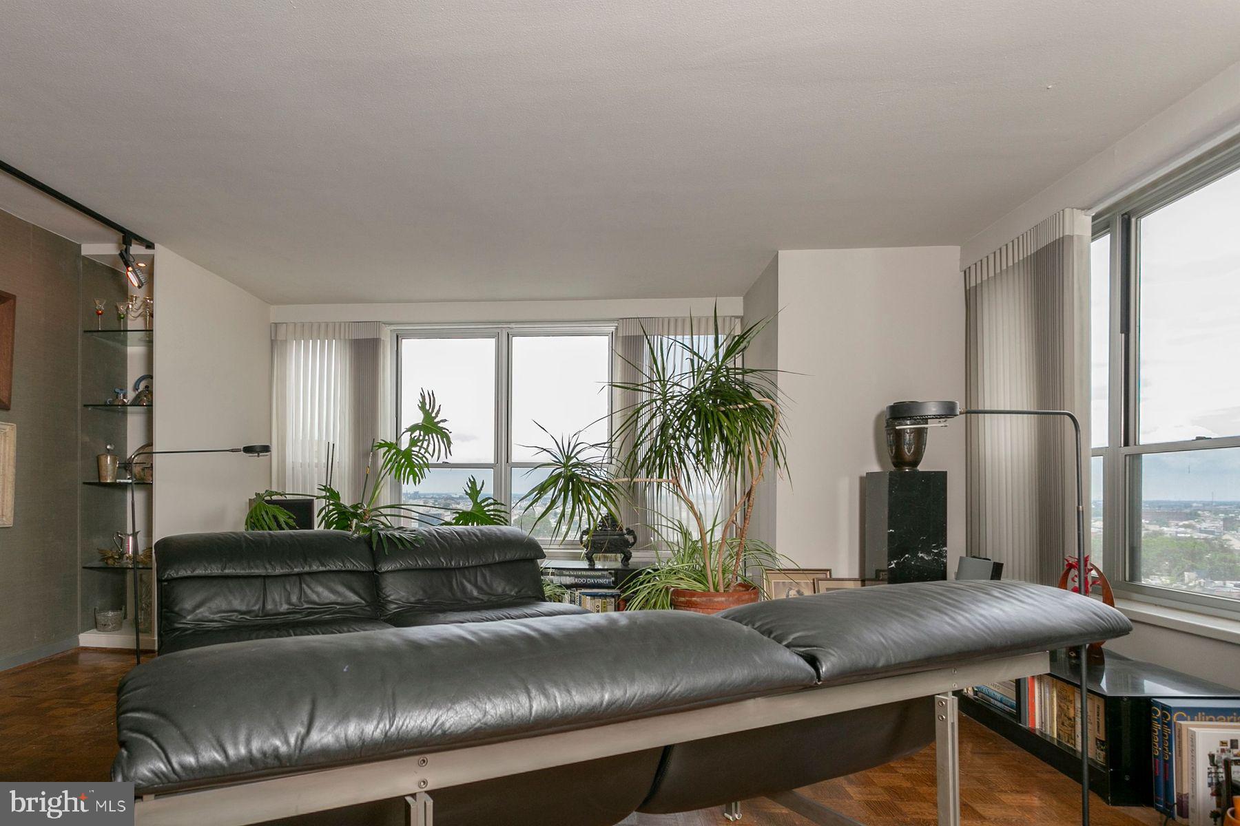 224-30 W. RITTENHOUSE SQUARE 1410