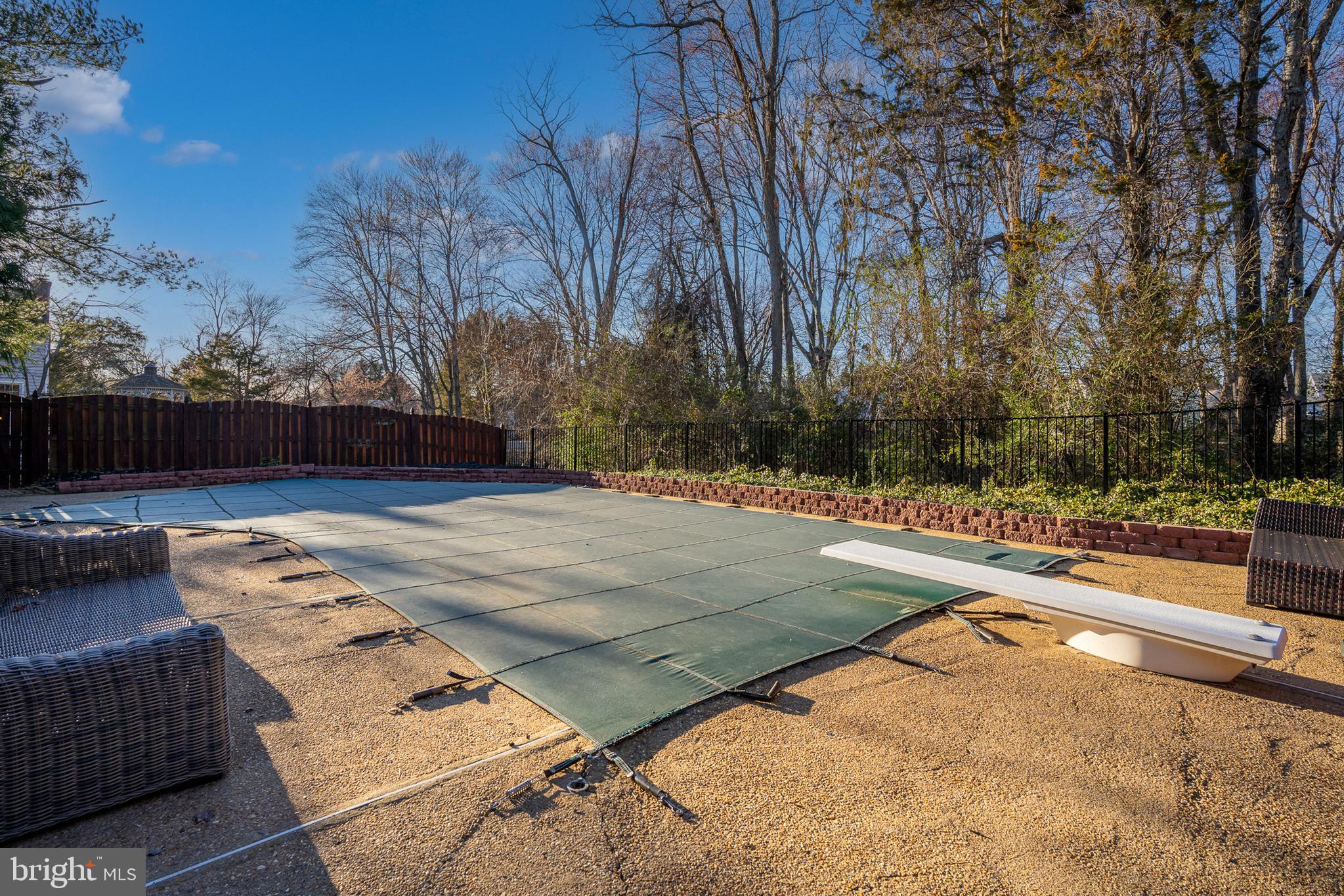 WOODLAWN - Residential