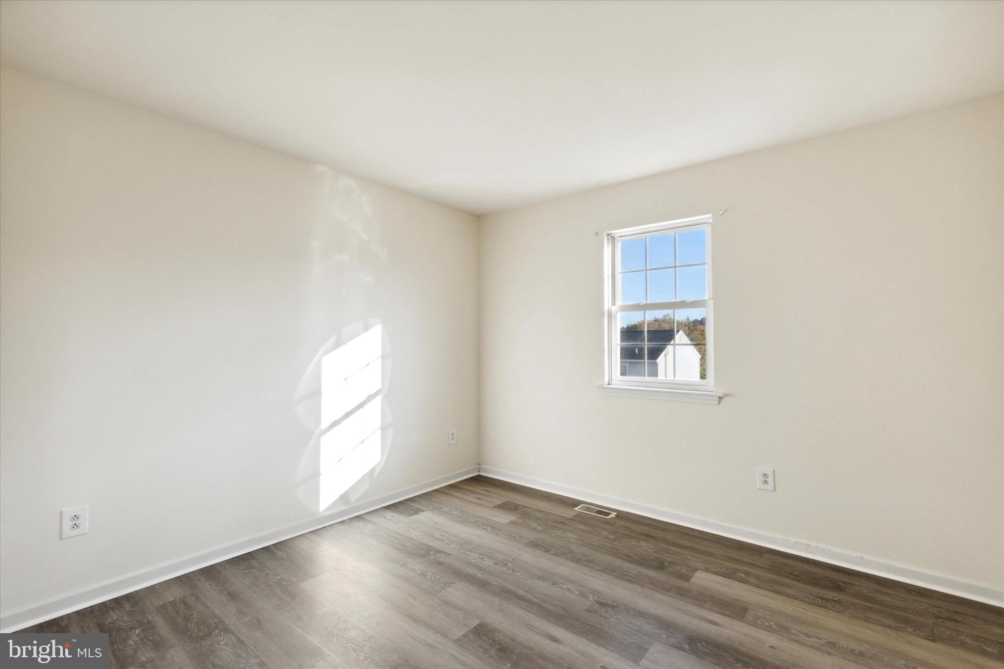 HUNTERS RUN - Residential Lease