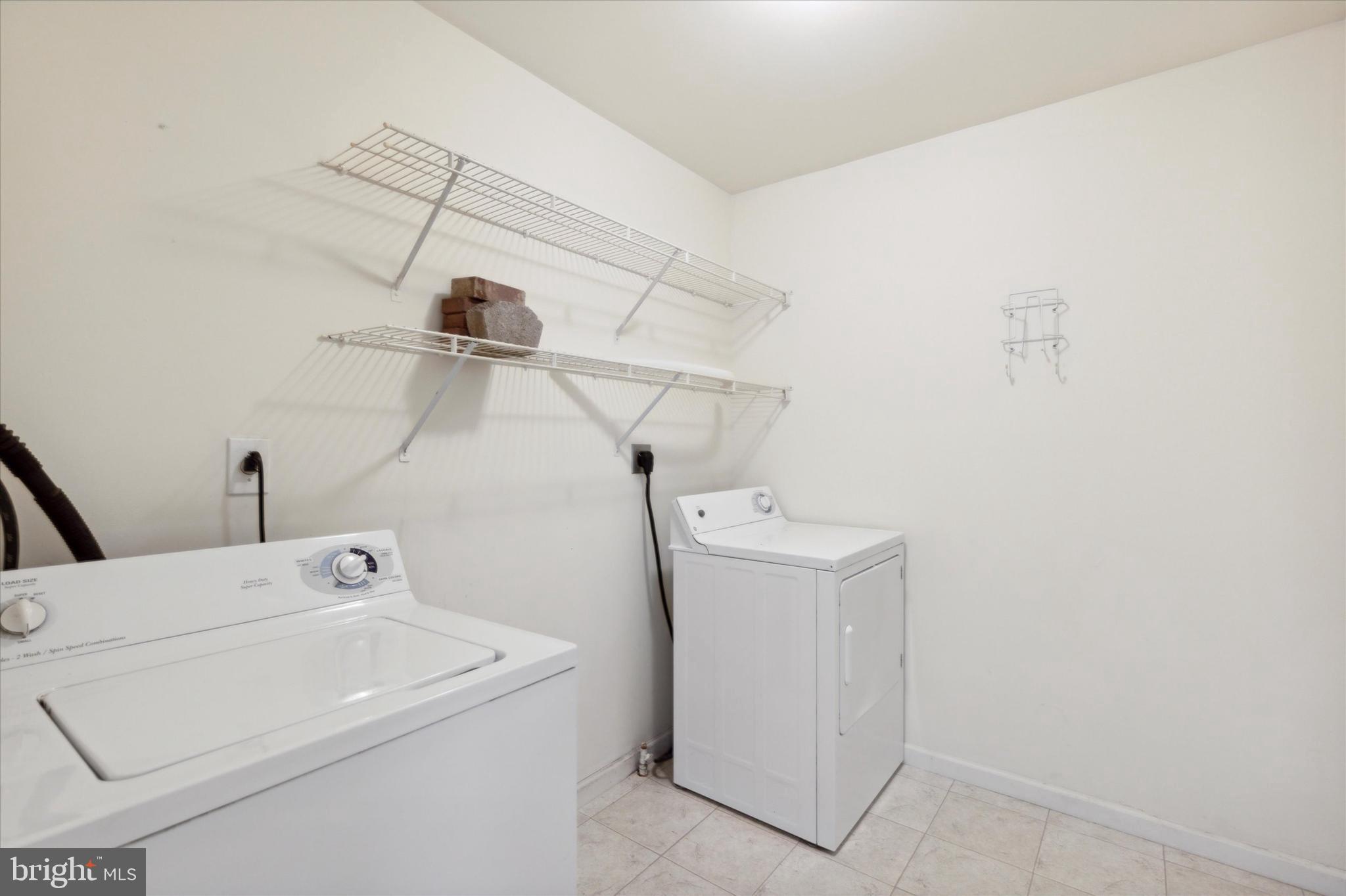 HUNTERS RUN - Residential Lease