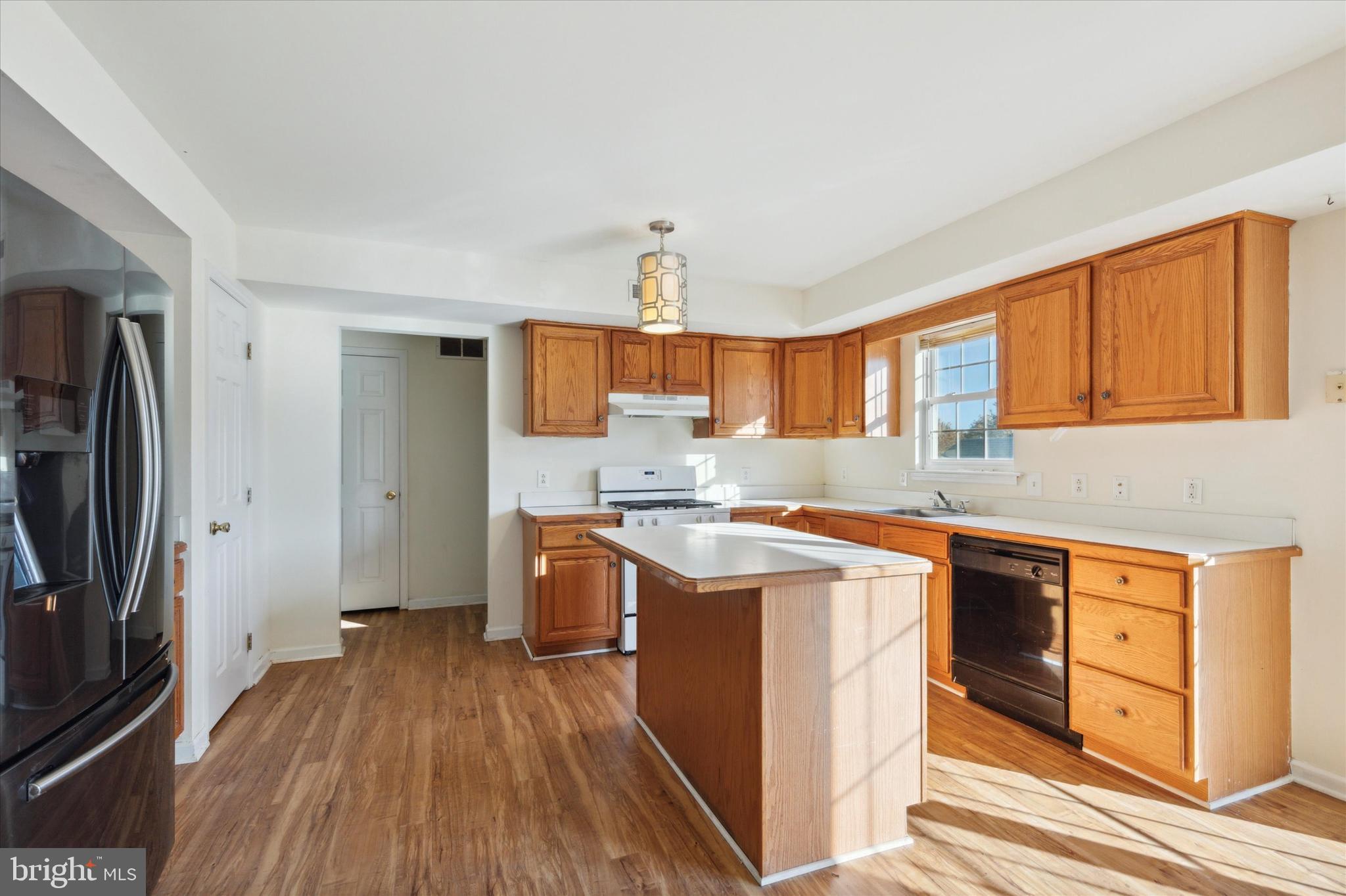 HUNTERS RUN - Residential Lease