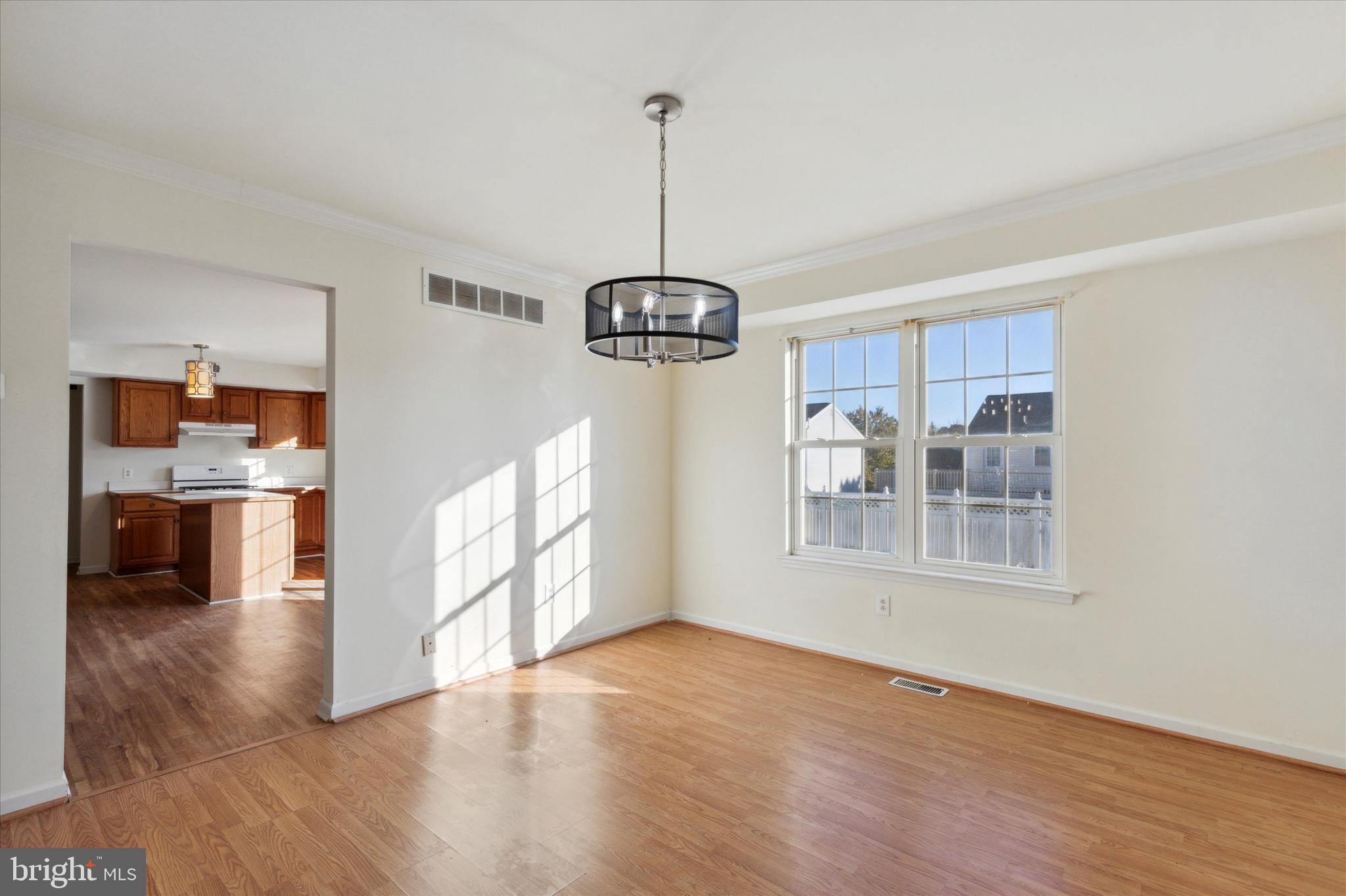 HUNTERS RUN - Residential Lease