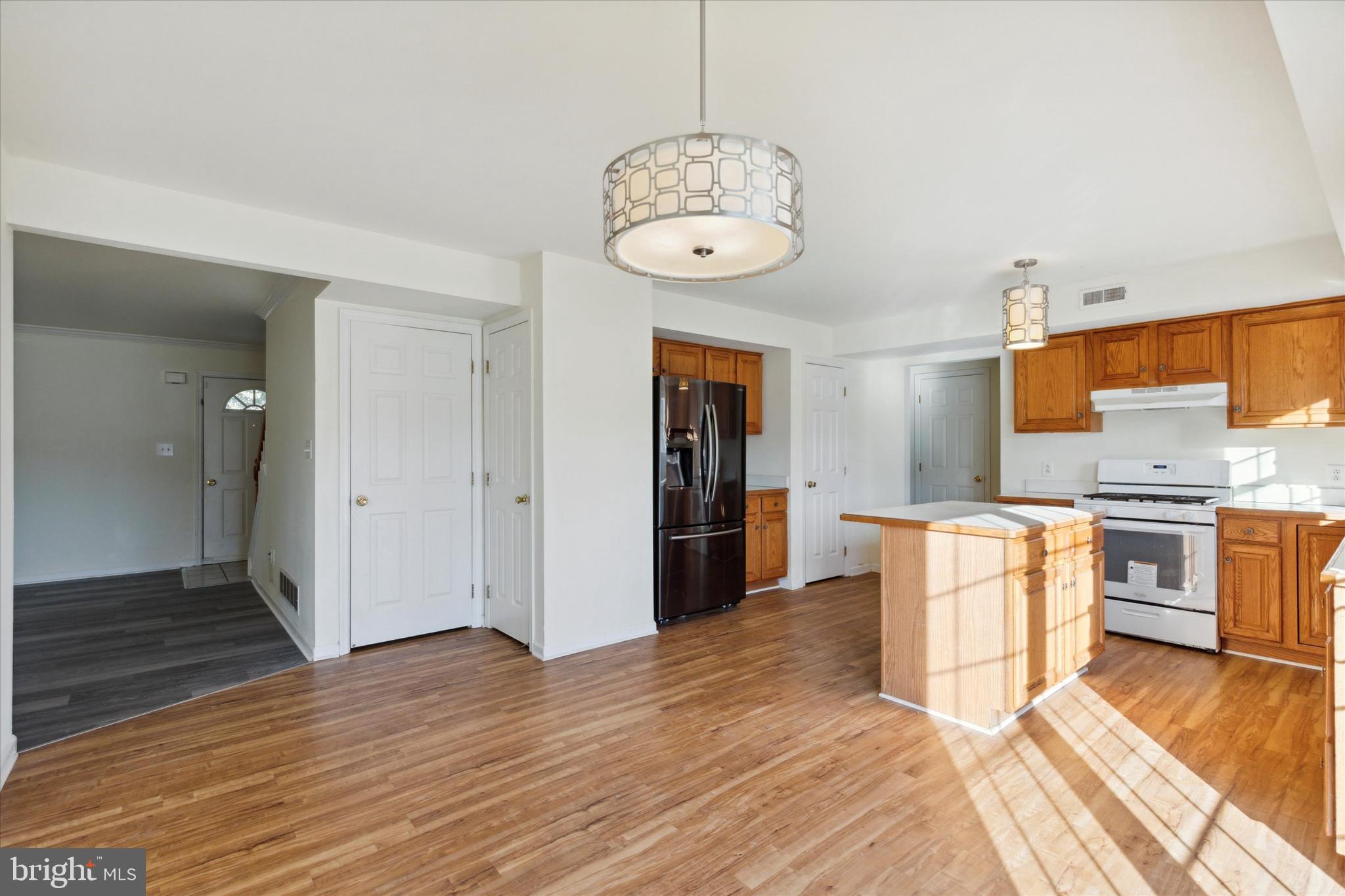 HUNTERS RUN - Residential Lease