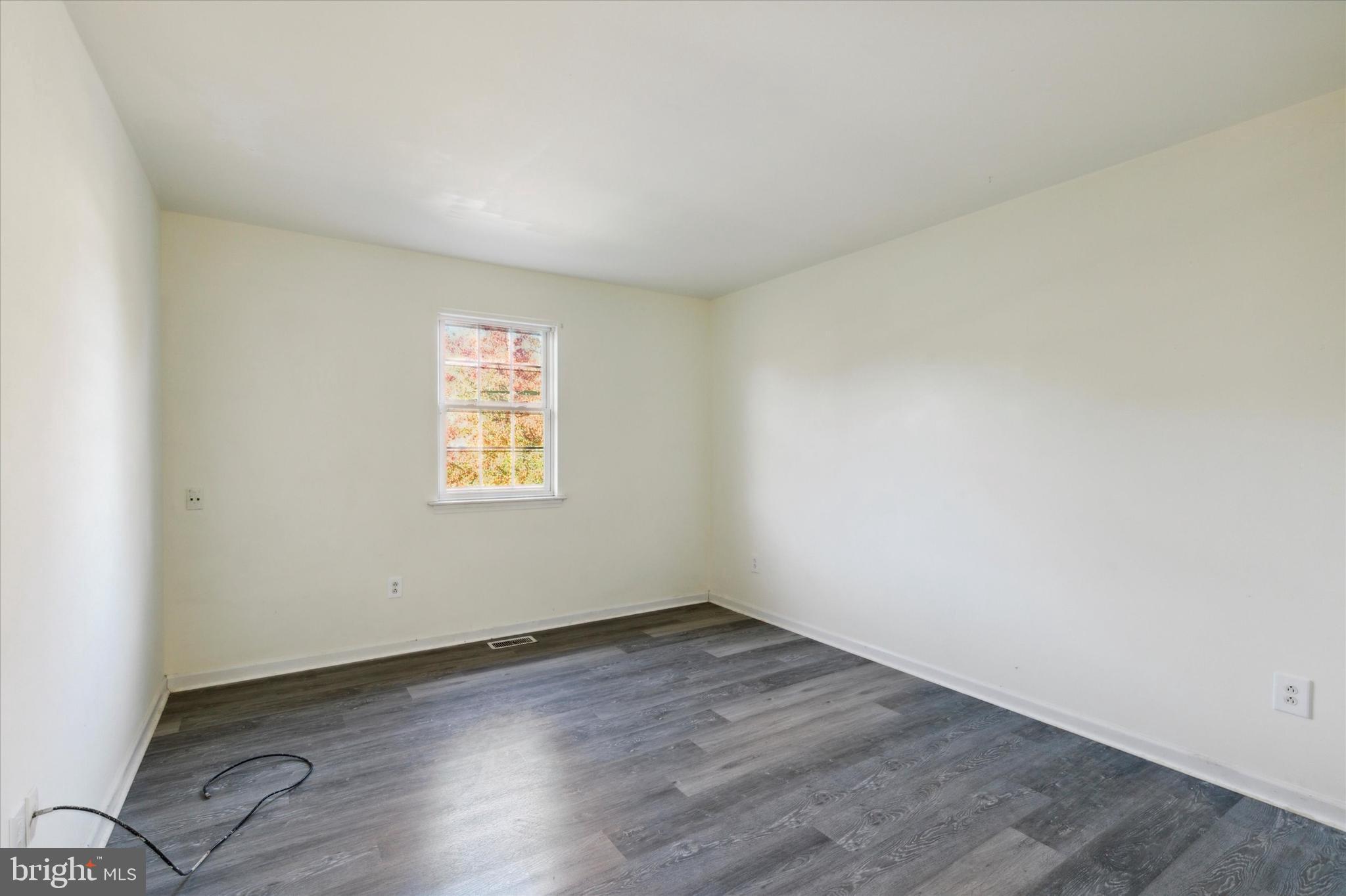 HUNTERS RUN - Residential Lease