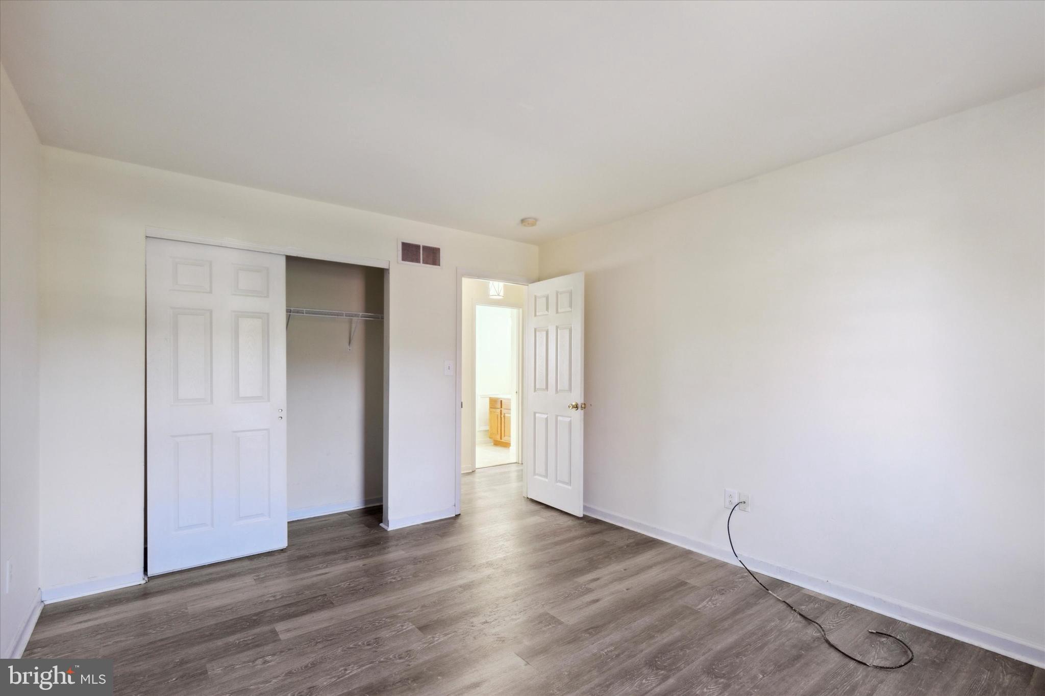 HUNTERS RUN - Residential Lease