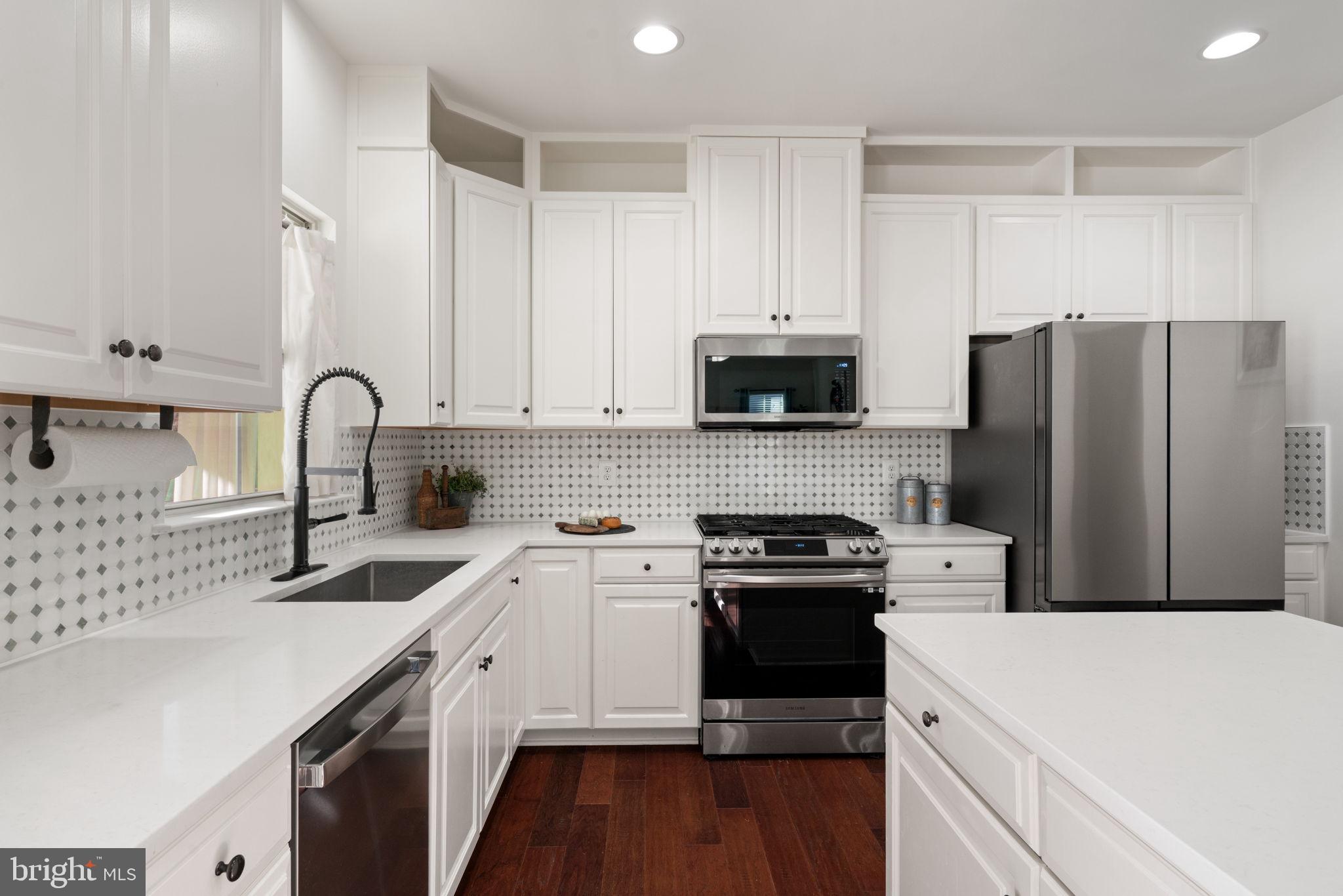 POTOMAC SHORES - Residential