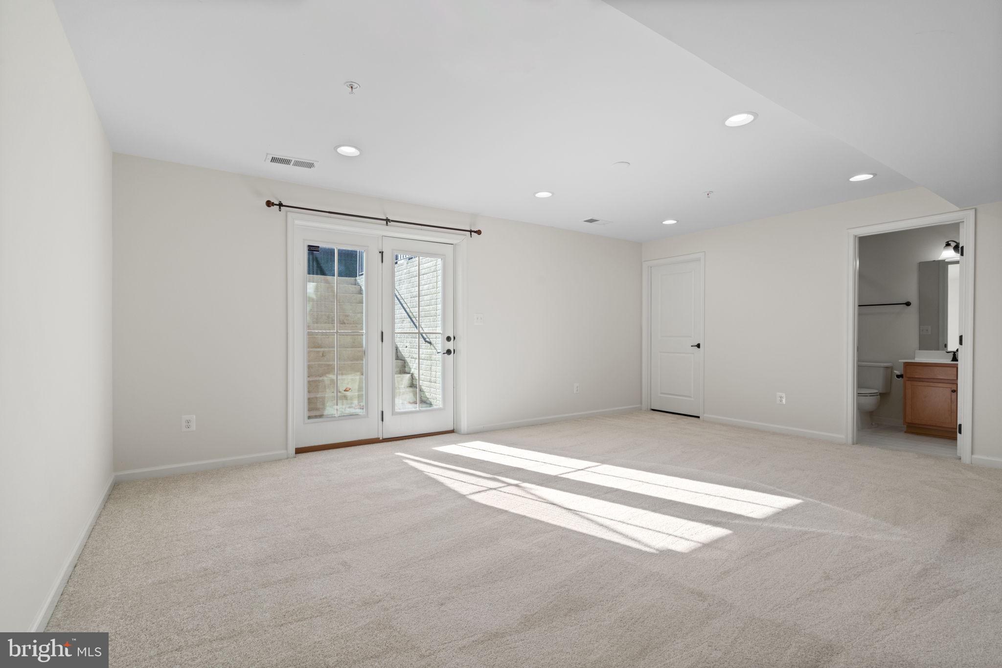 POTOMAC SHORES - Residential