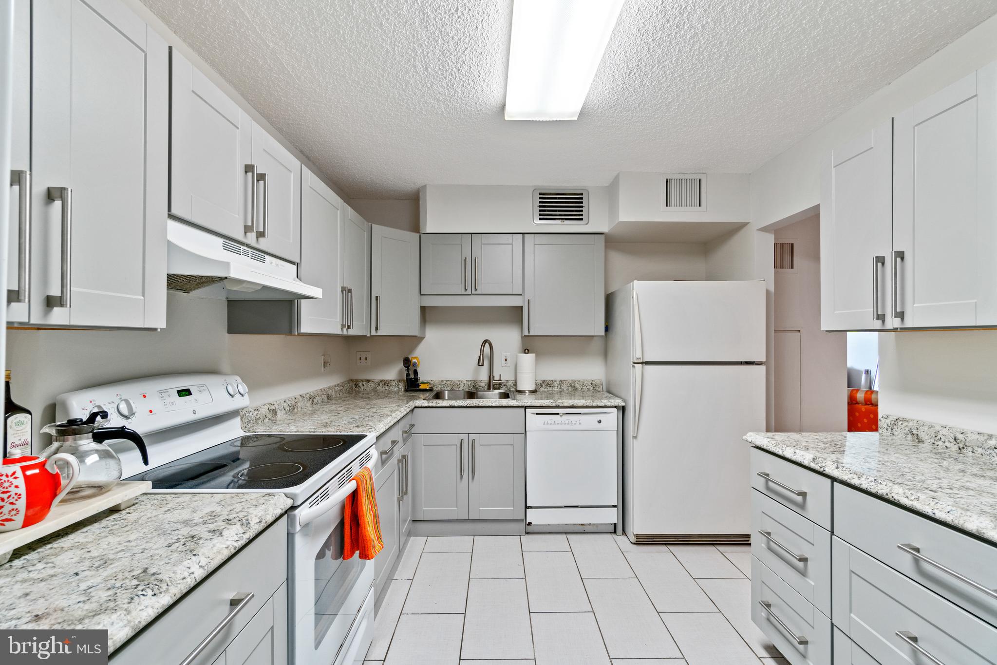 REGENCY AT MCLEAN - Residential Lease