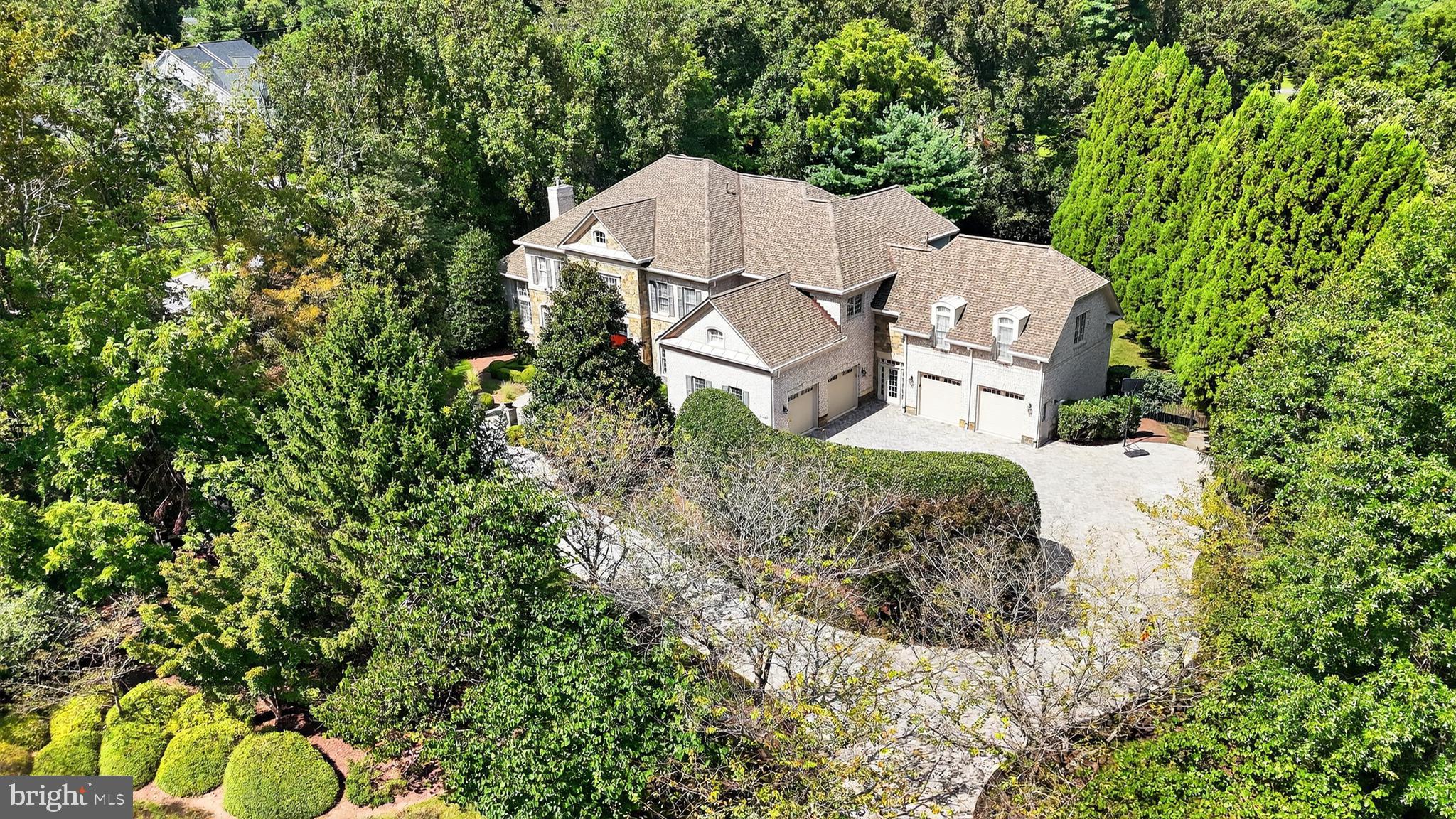 9864 WALKER GLEN COURT