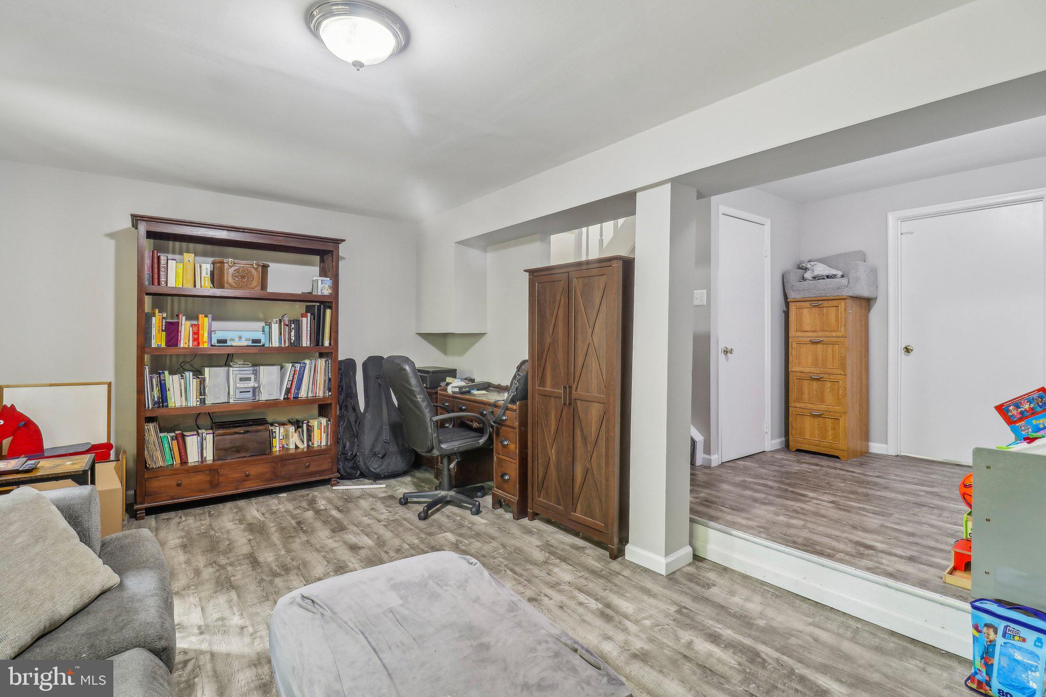 NEWINGTON FOREST - Residential