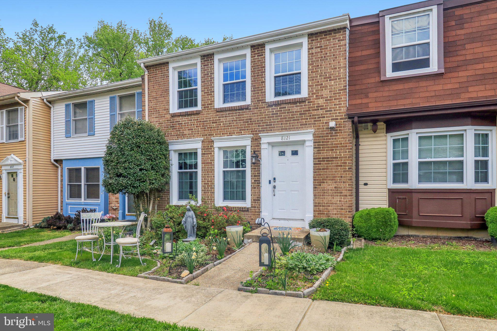 8121 STEEPLE CHASE COURT