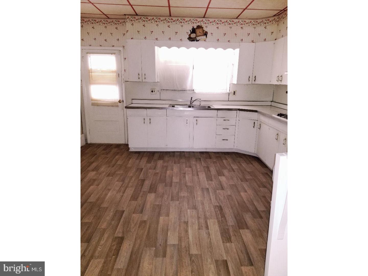 PHILADELPHIA (NORTHEAST) - Residential Lease