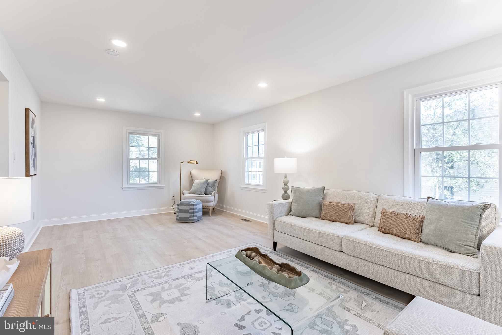 LAKE BRADDOCK - Residential