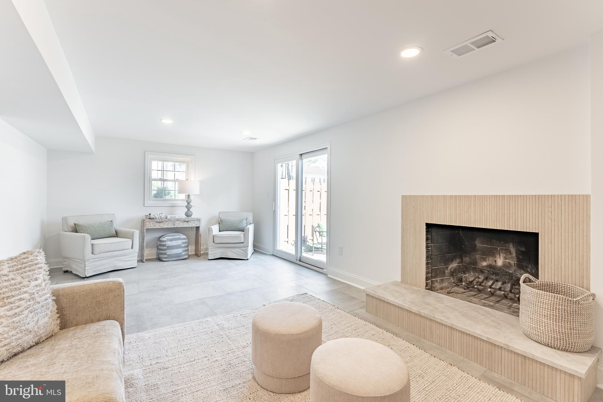 LAKE BRADDOCK - Residential