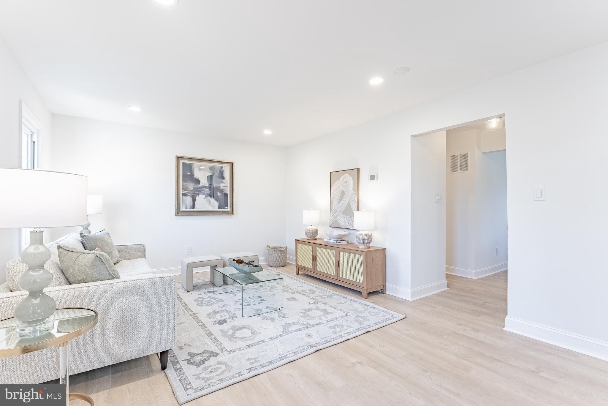 LAKE BRADDOCK - Residential