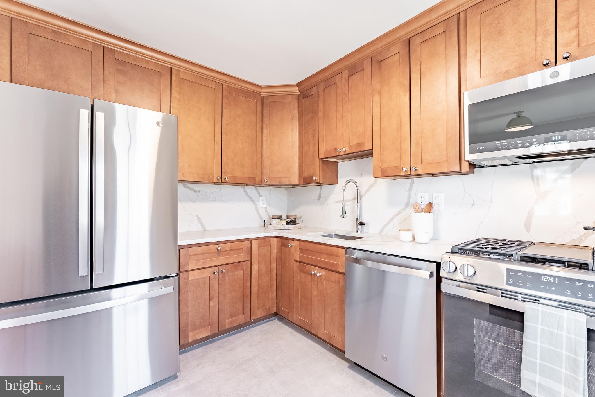 LAKE BRADDOCK - Residential